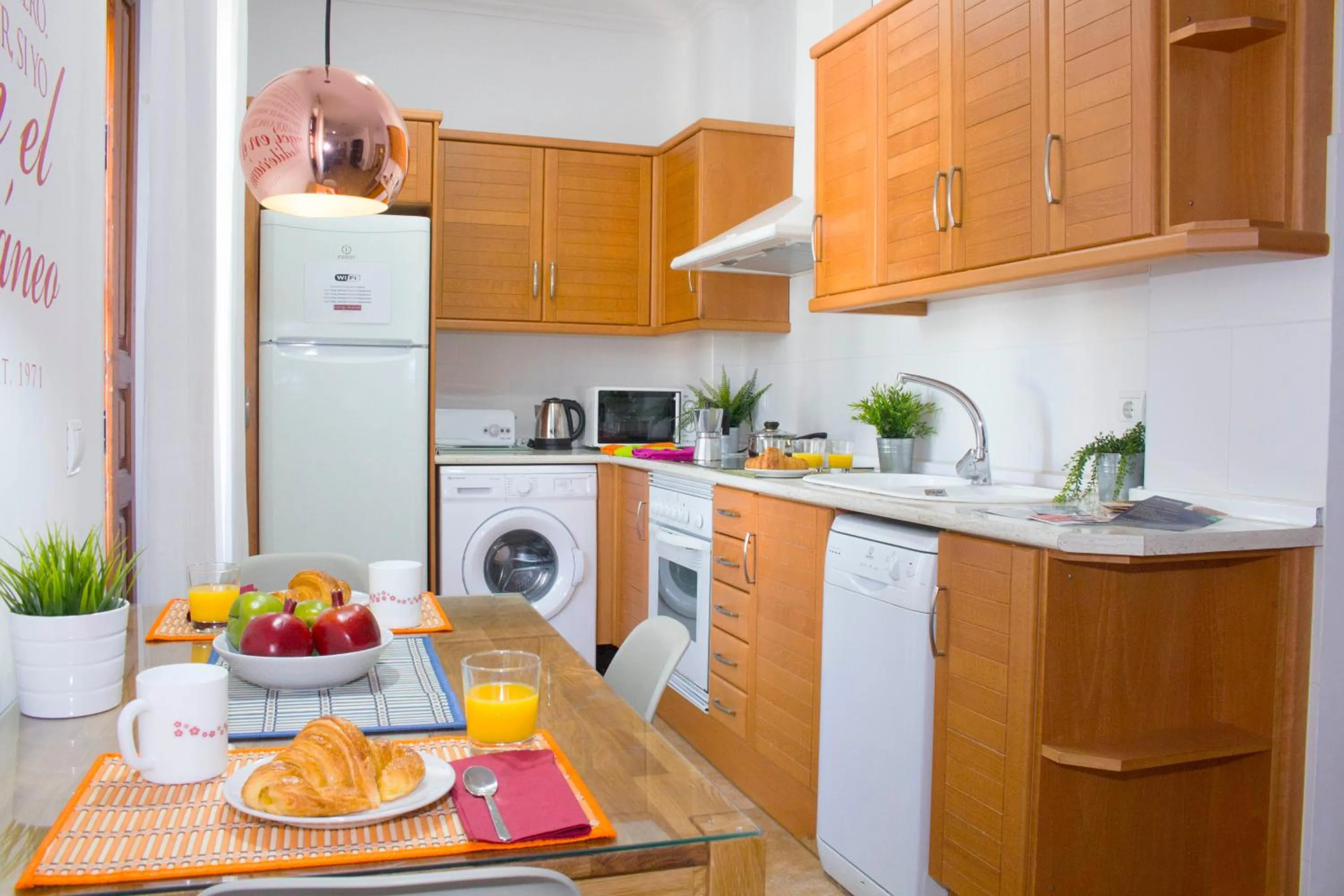 Coffee/tea facilities in Living Valencia Apartments - Merced