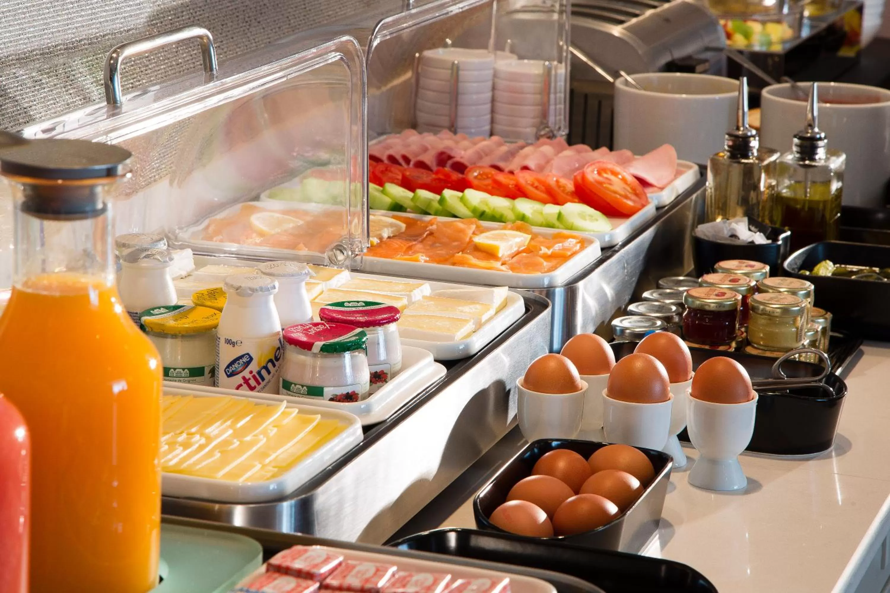 Buffet breakfast in Hotel Monge