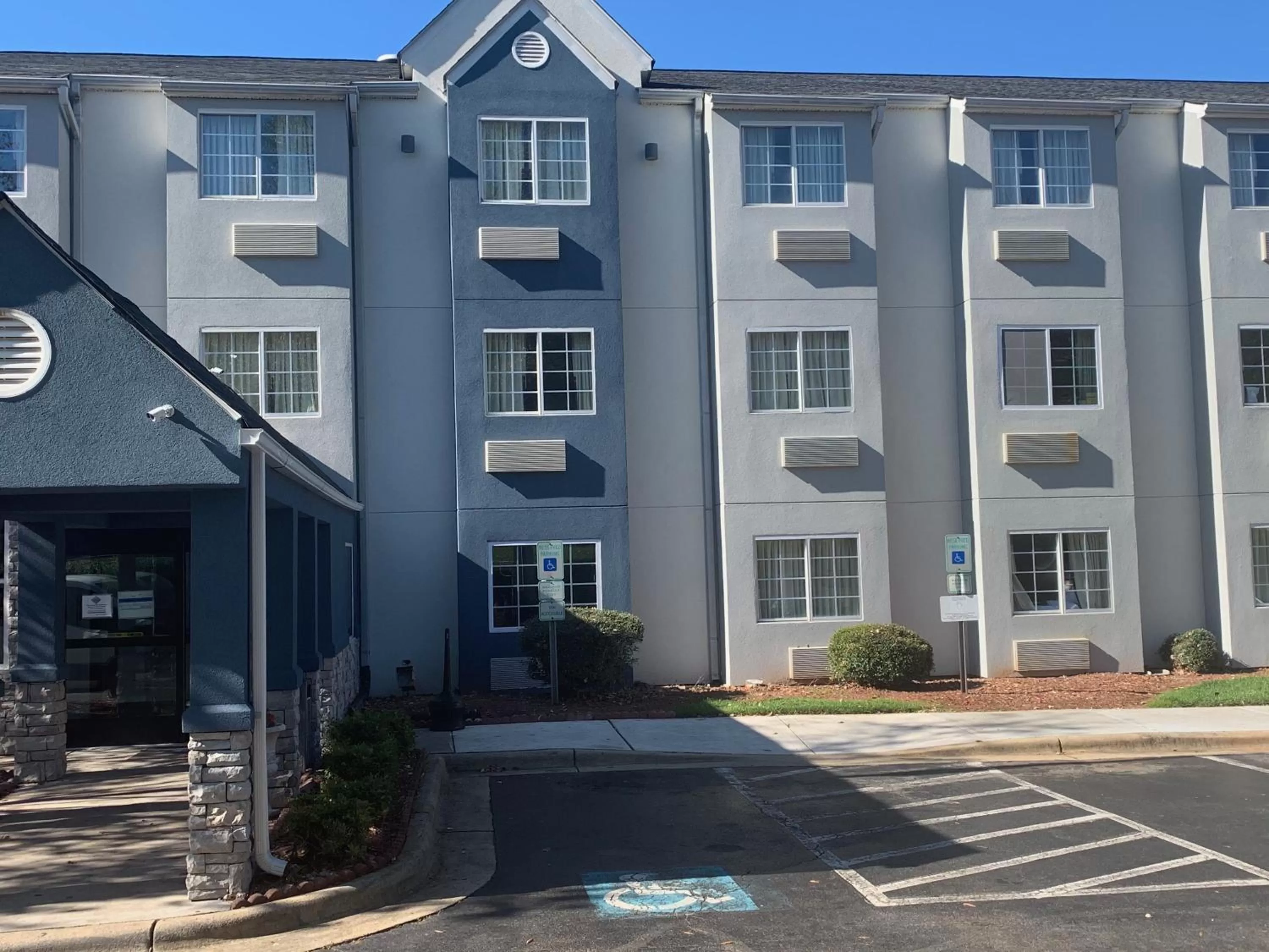 Property building in Microtel Inn by Wyndham Charlotte Airport