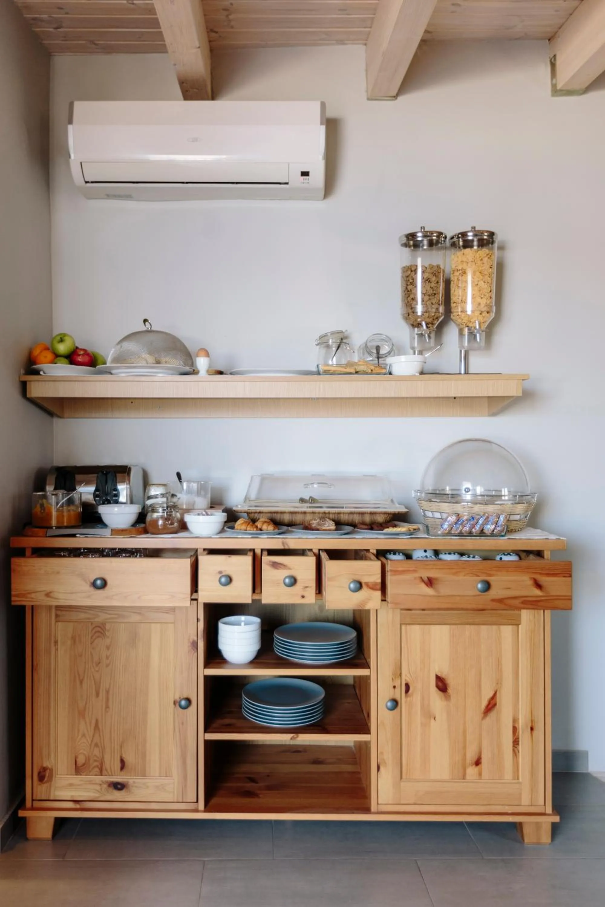 Restaurant/places to eat in Dimitra Boutique Hotel