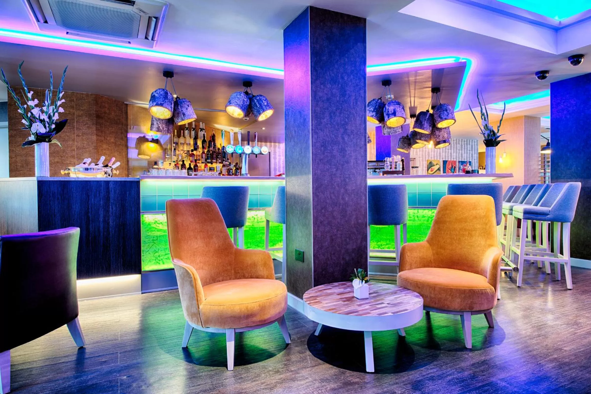 Lounge or bar in Leonardo Hotel Edinburgh Haymarket