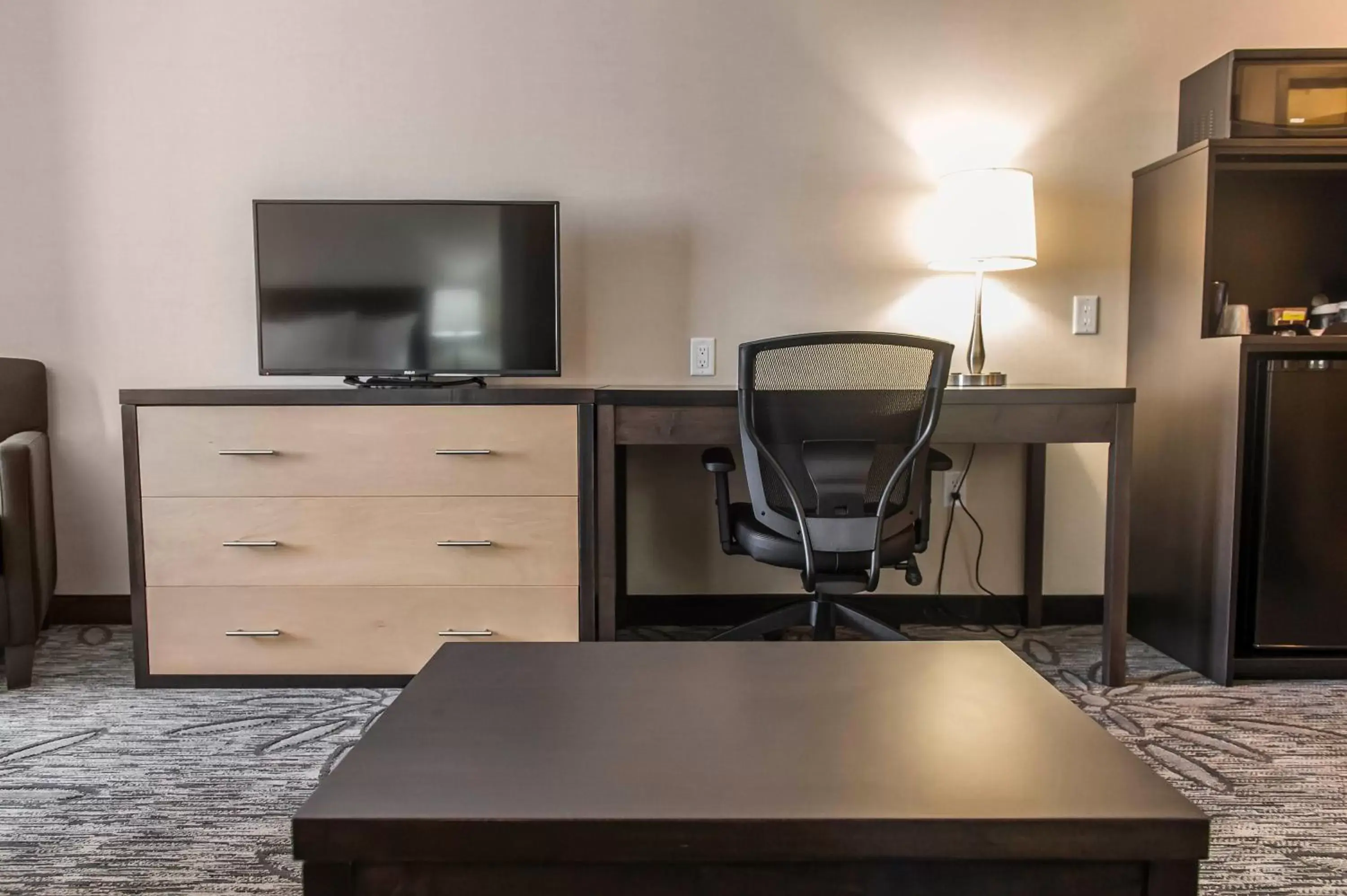 King Room in Quality Inn & Suites Kingston King Room in Quality Inn & Suites Kingston