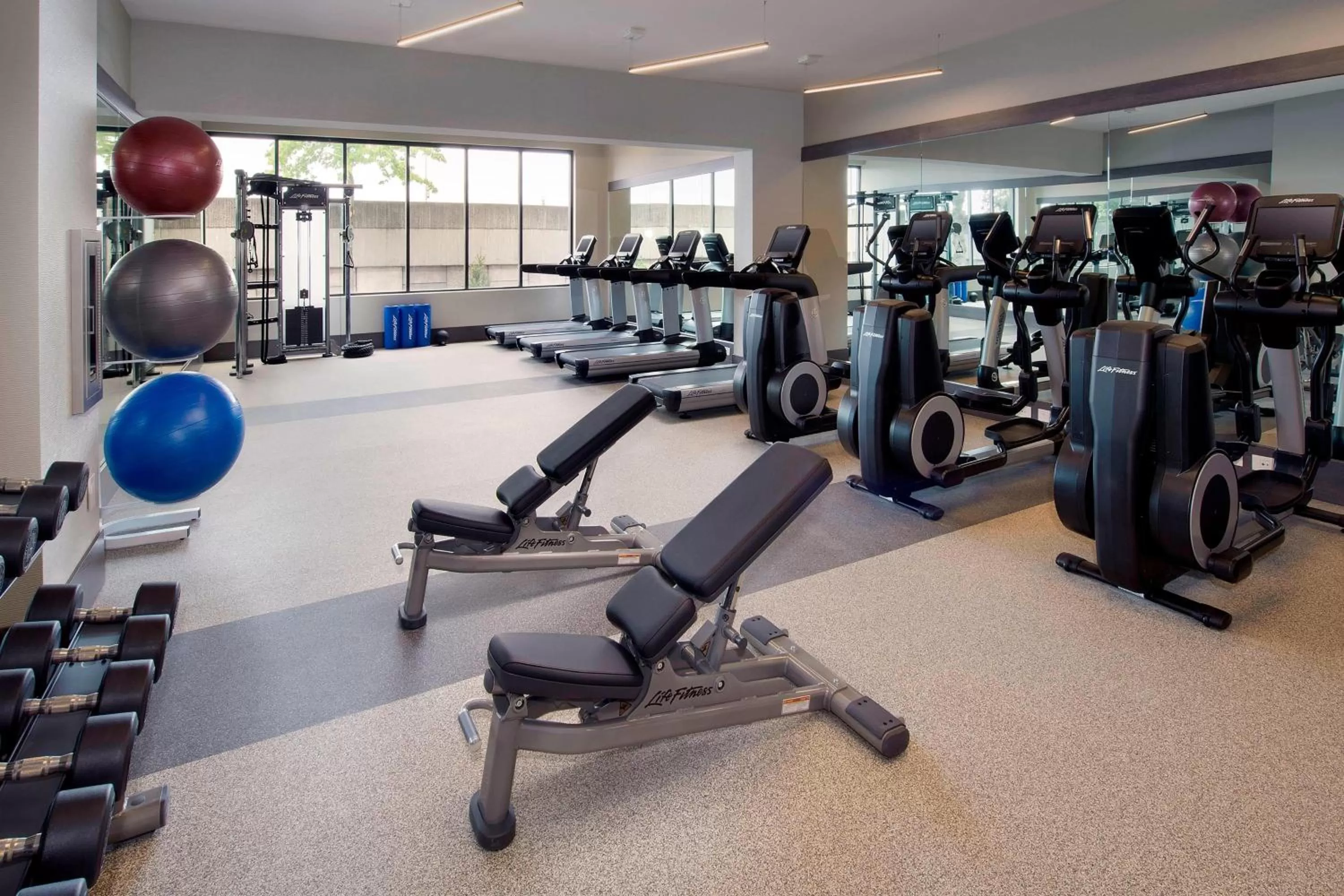 Fitness centre/facilities in Delta Hotels by Marriott Seattle Everett