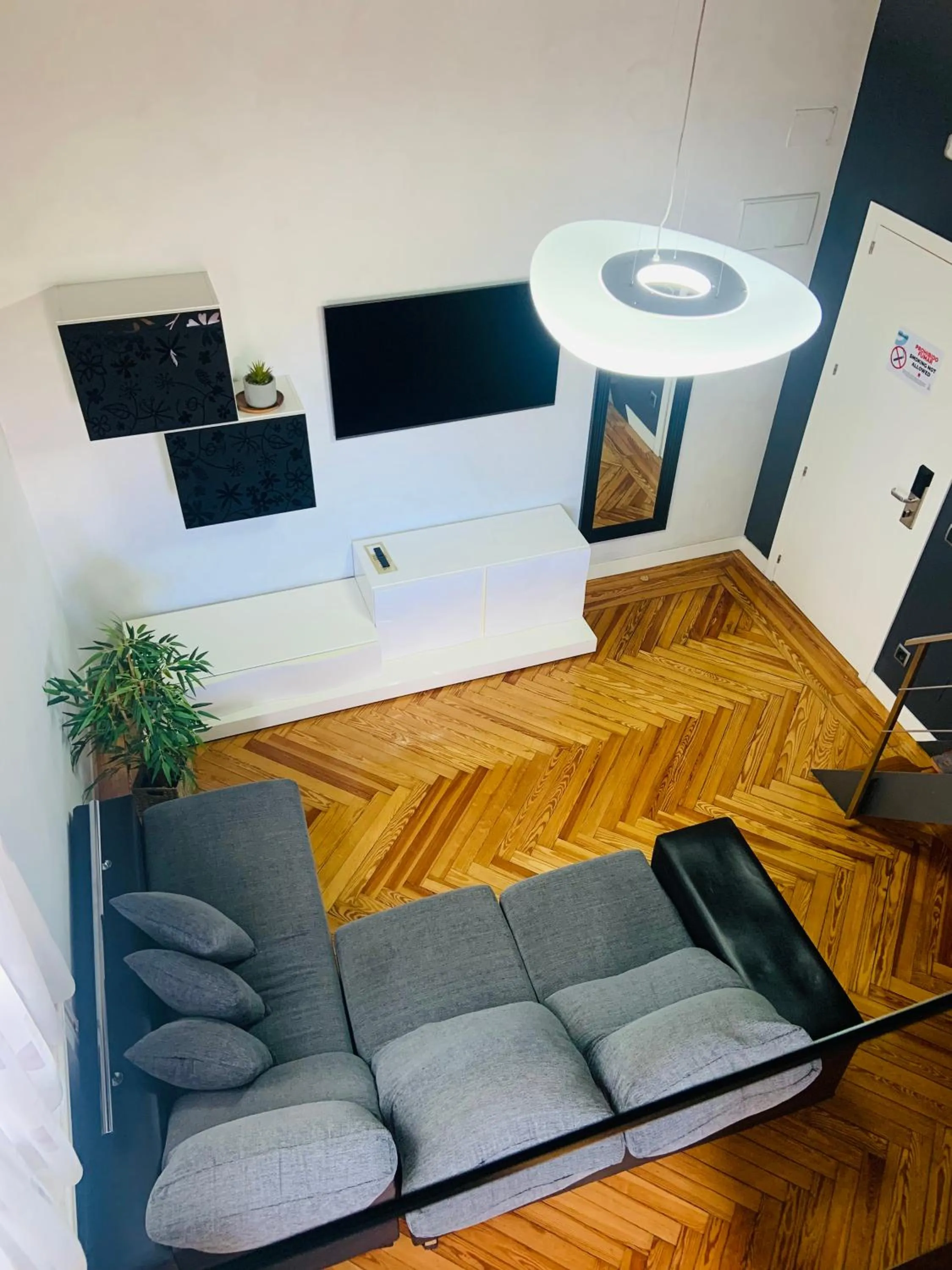 TV and multimedia in Hostal Abadia Madrid