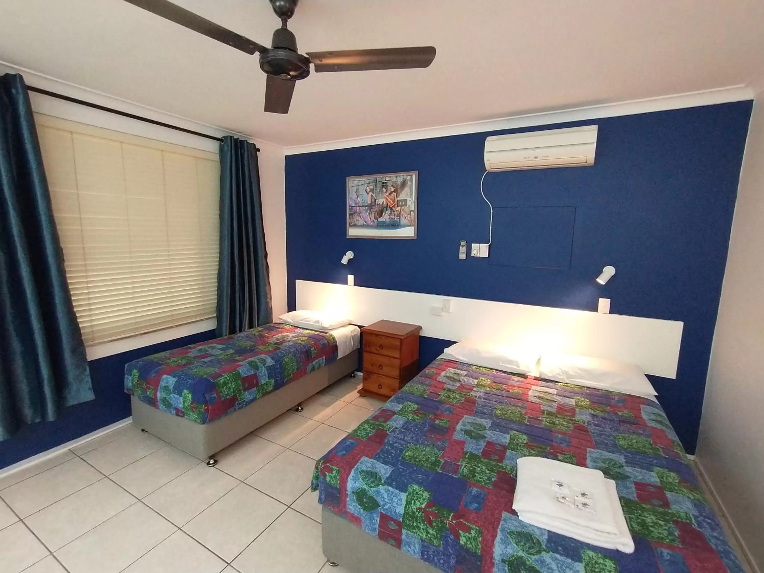 Bed in Aspley Sunset Motel