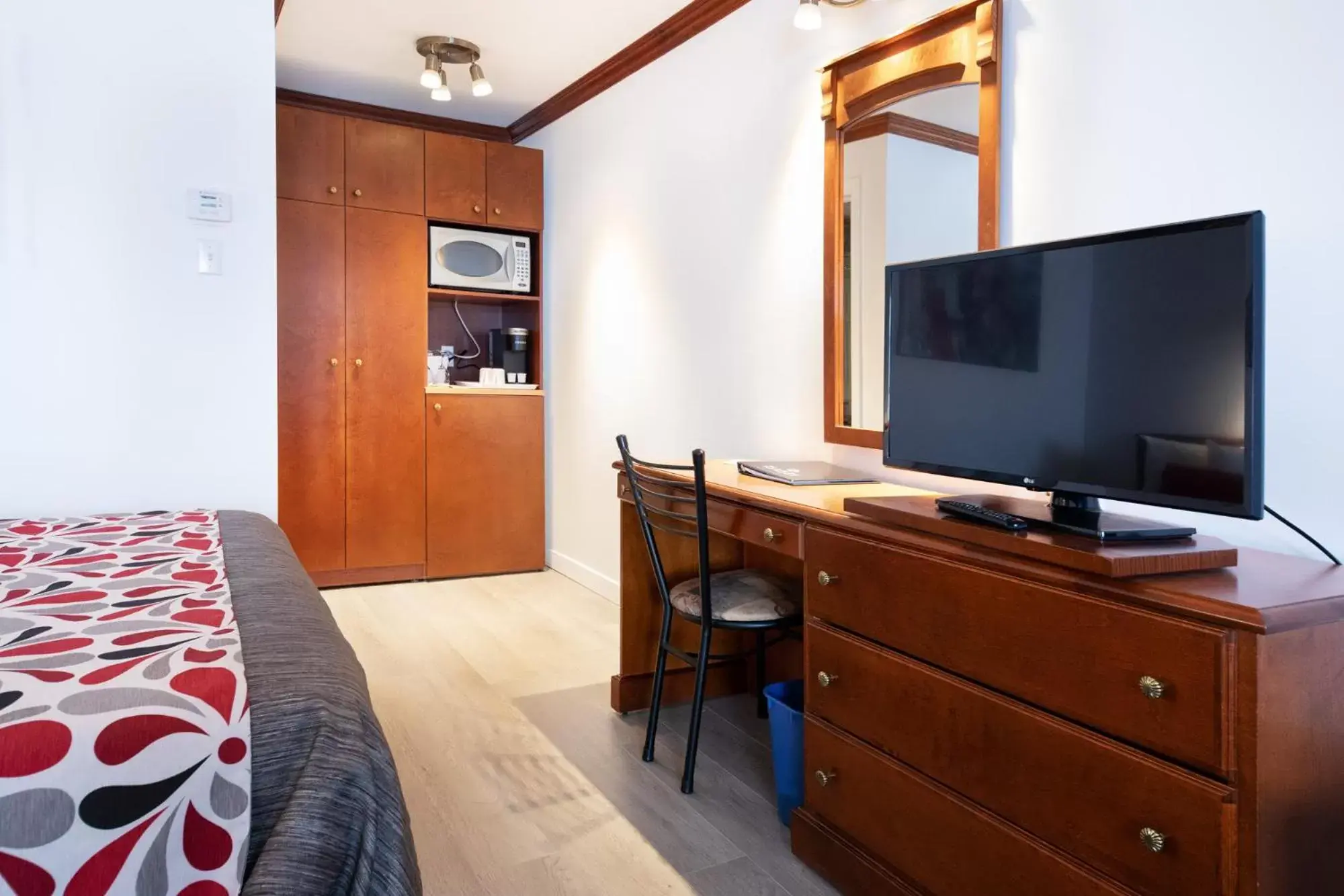 Deluxe Queen Room in Hotel Plante Deluxe Queen Room in Hotel Plante