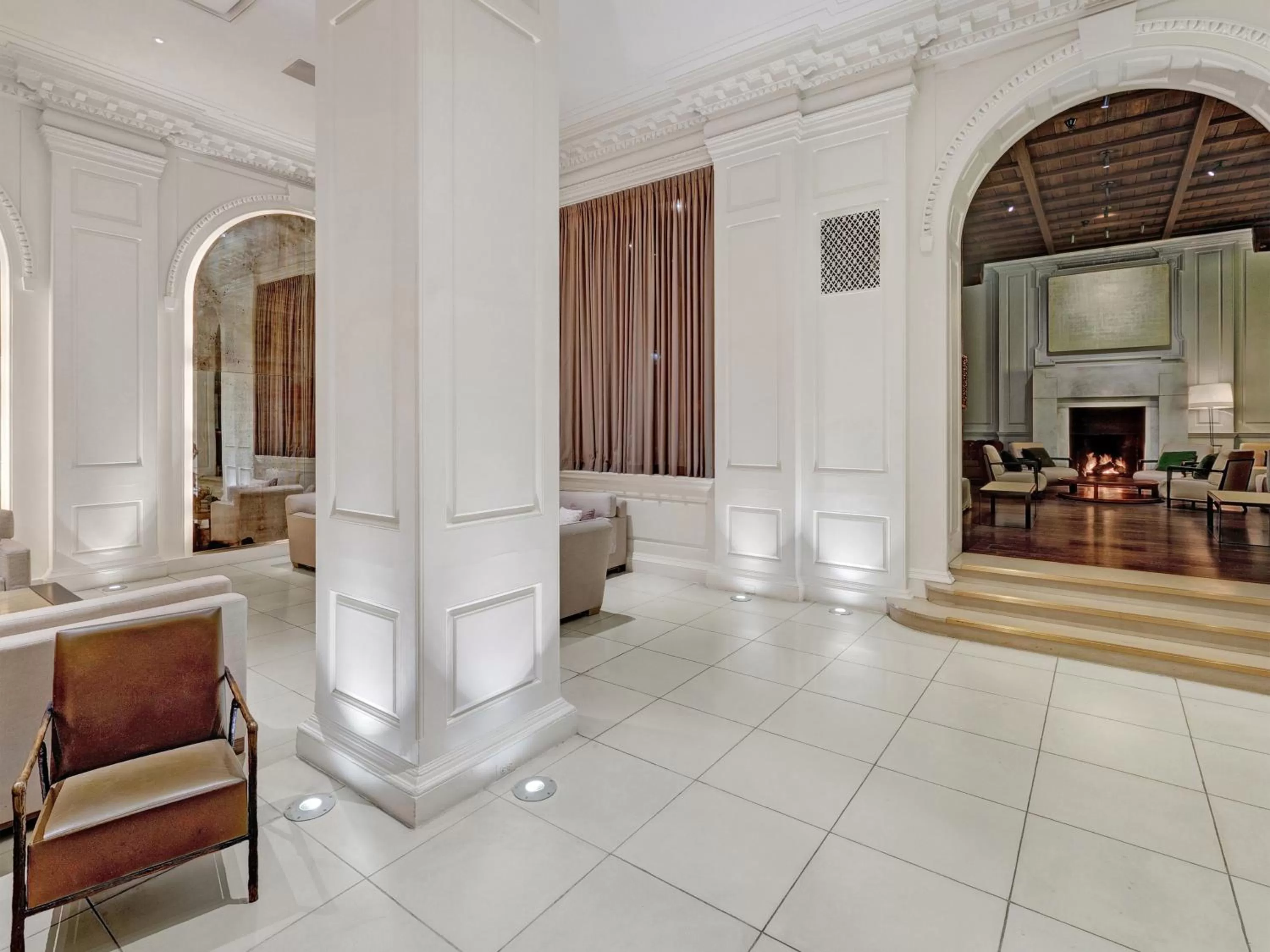 Lobby or reception in Ambassador Chicago, part of JdV by Hyatt