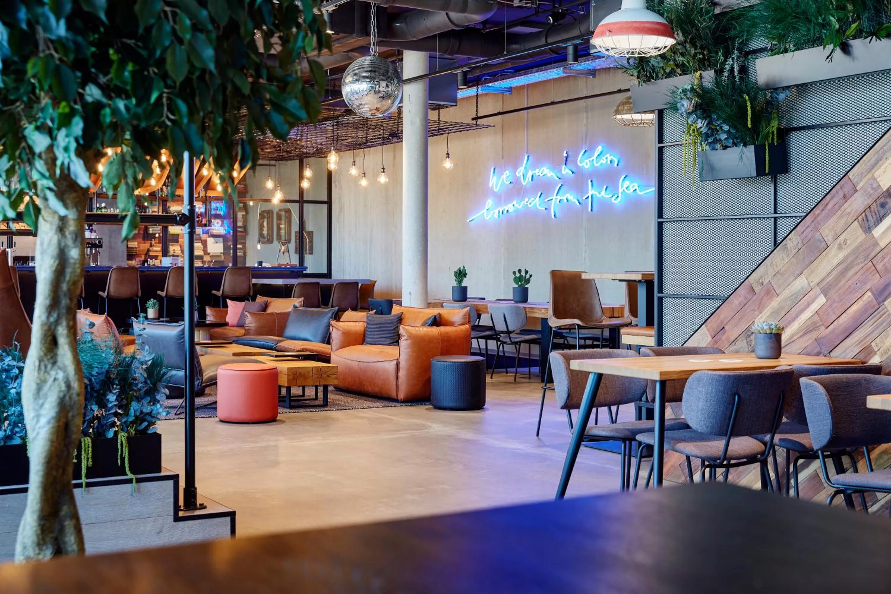 Restaurant/places to eat in Me and All Hotel Kiel, by Hyatt