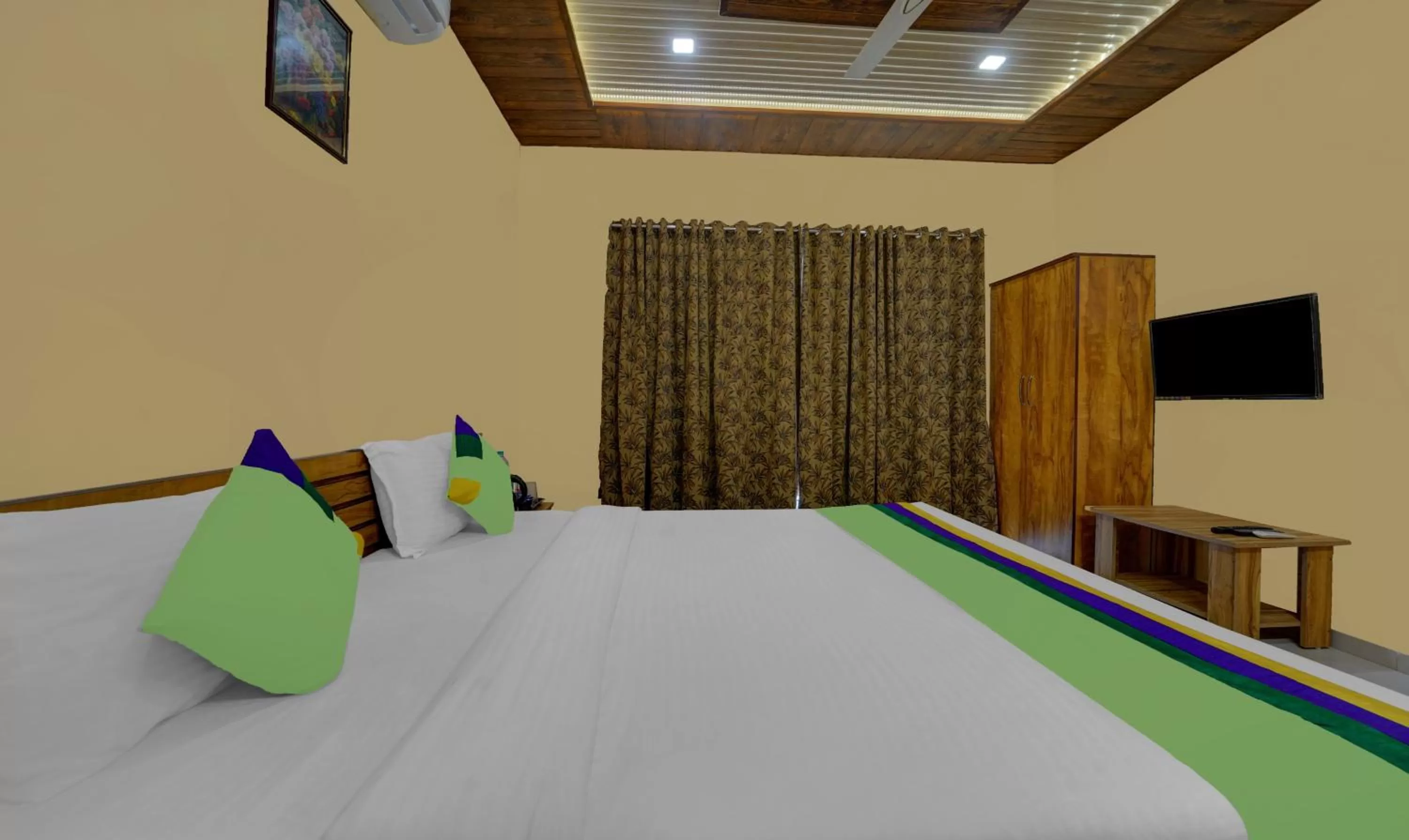 Bed in Treebo Trend Iceberg