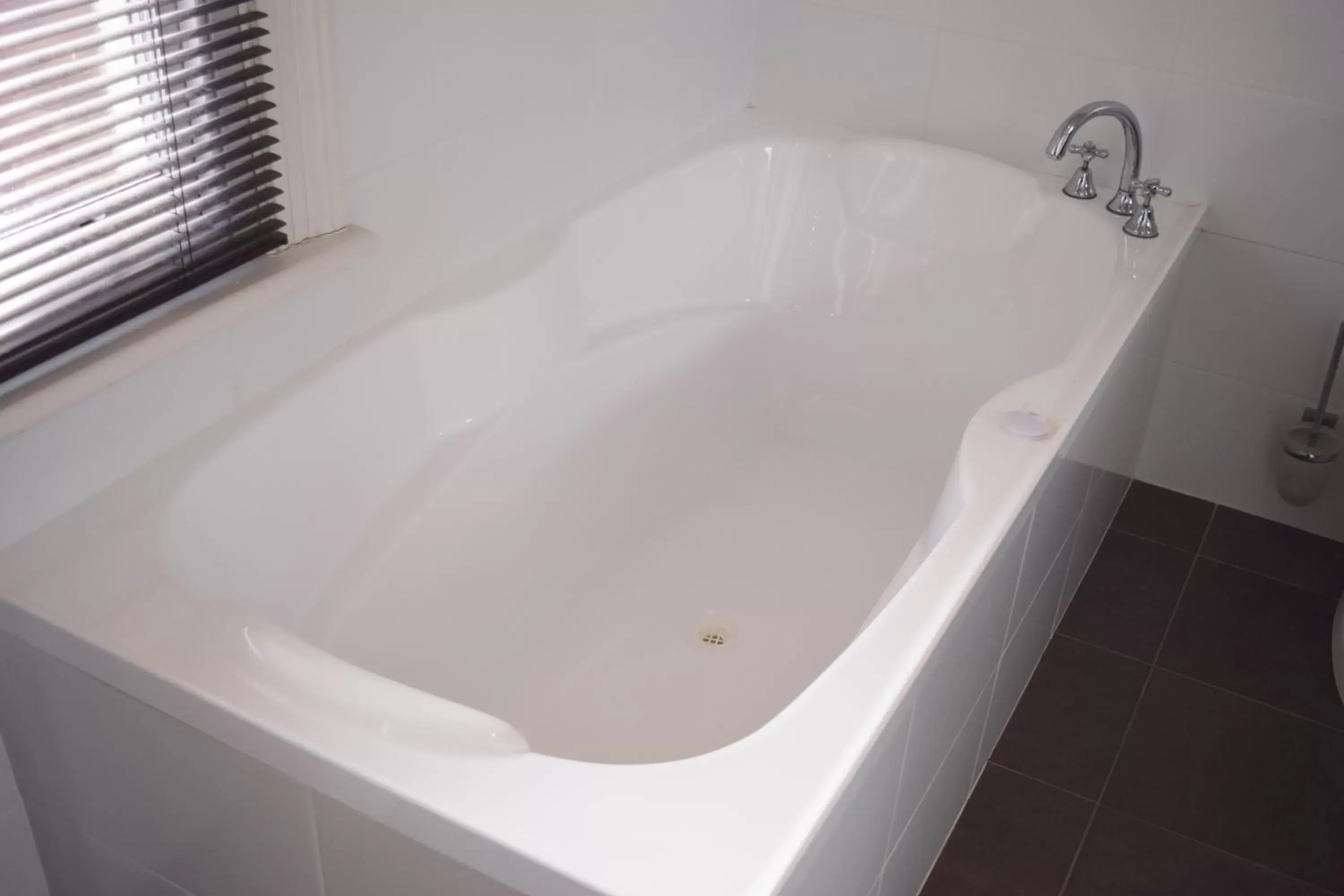 Double Room with Bath in Auldington Hotel Double Room with Bath in Auldington Hotel