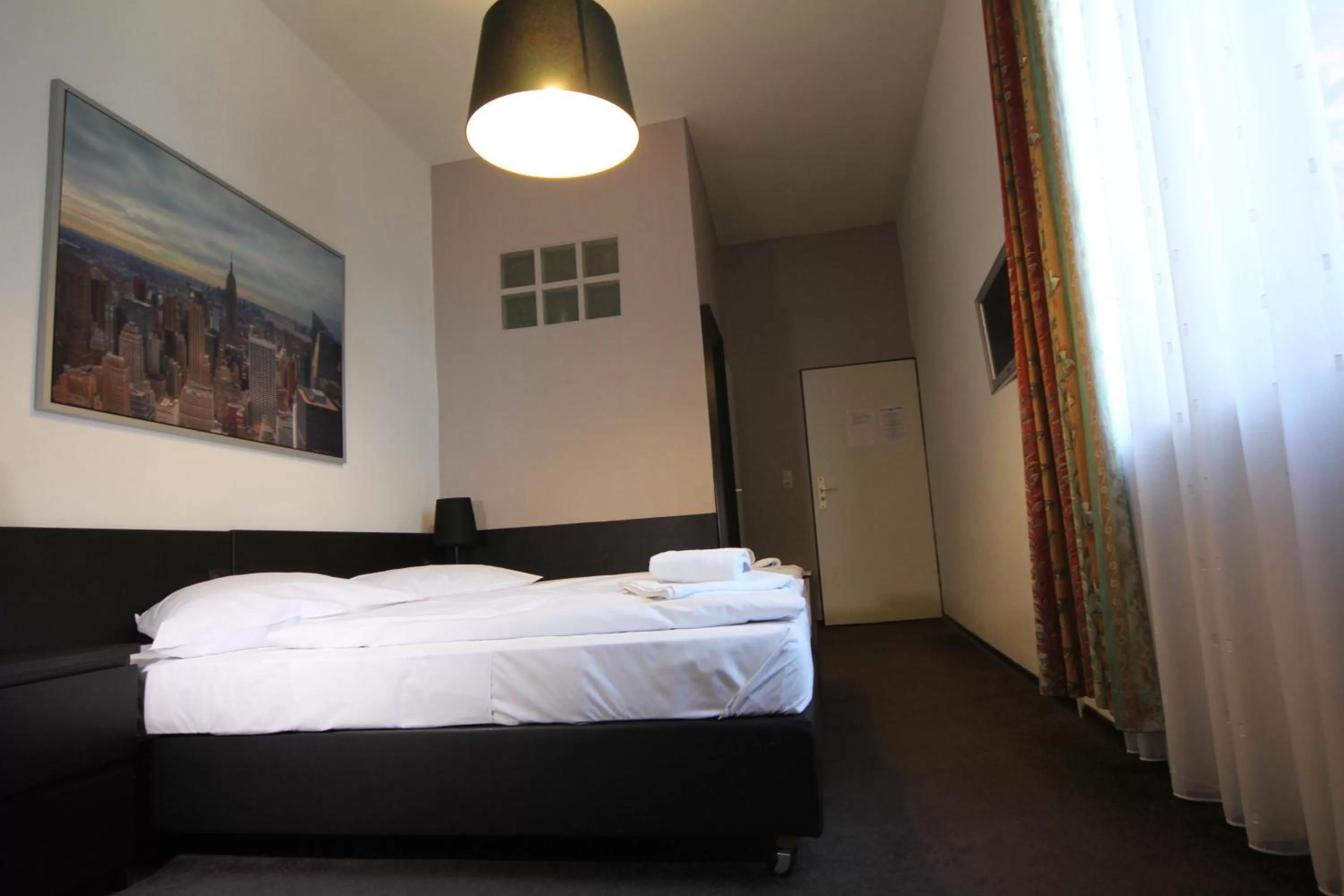 Bed in Carlton Hotel