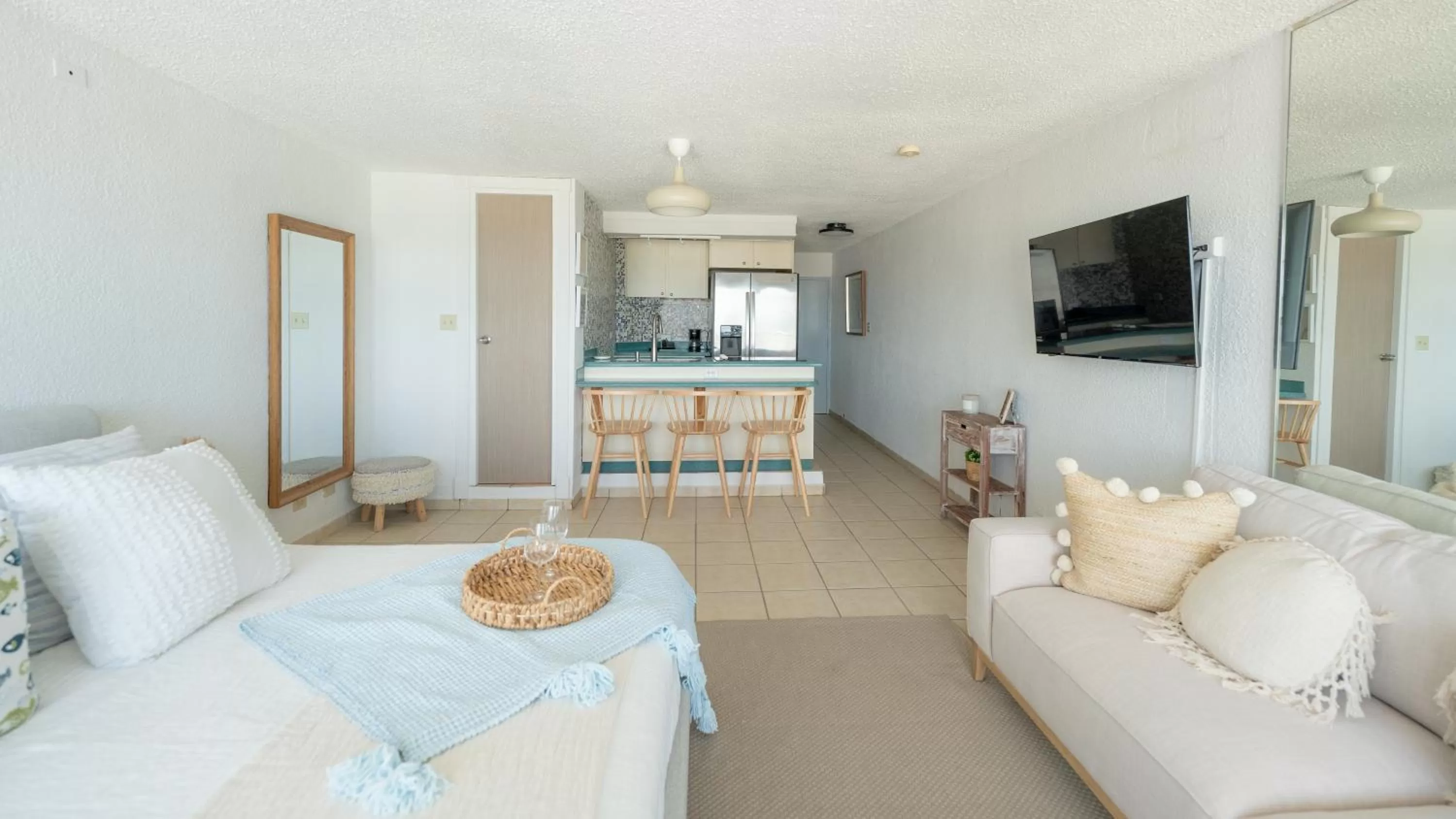 Seating Area in OCEAN VIEW DELUXE SUITE: PVT. BEACH & POOL