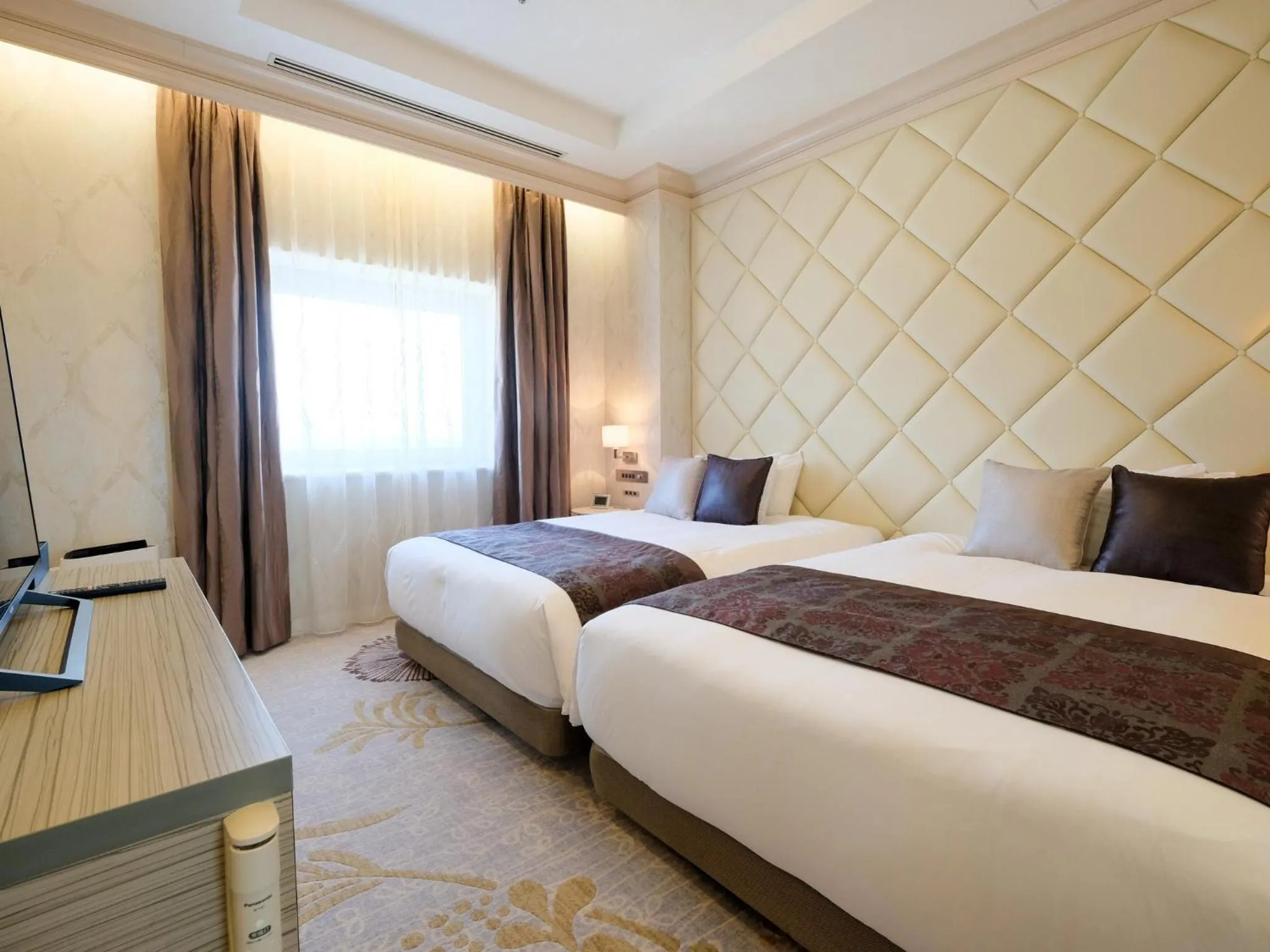 View (from property/room), Bed in Hotel Buena Vista