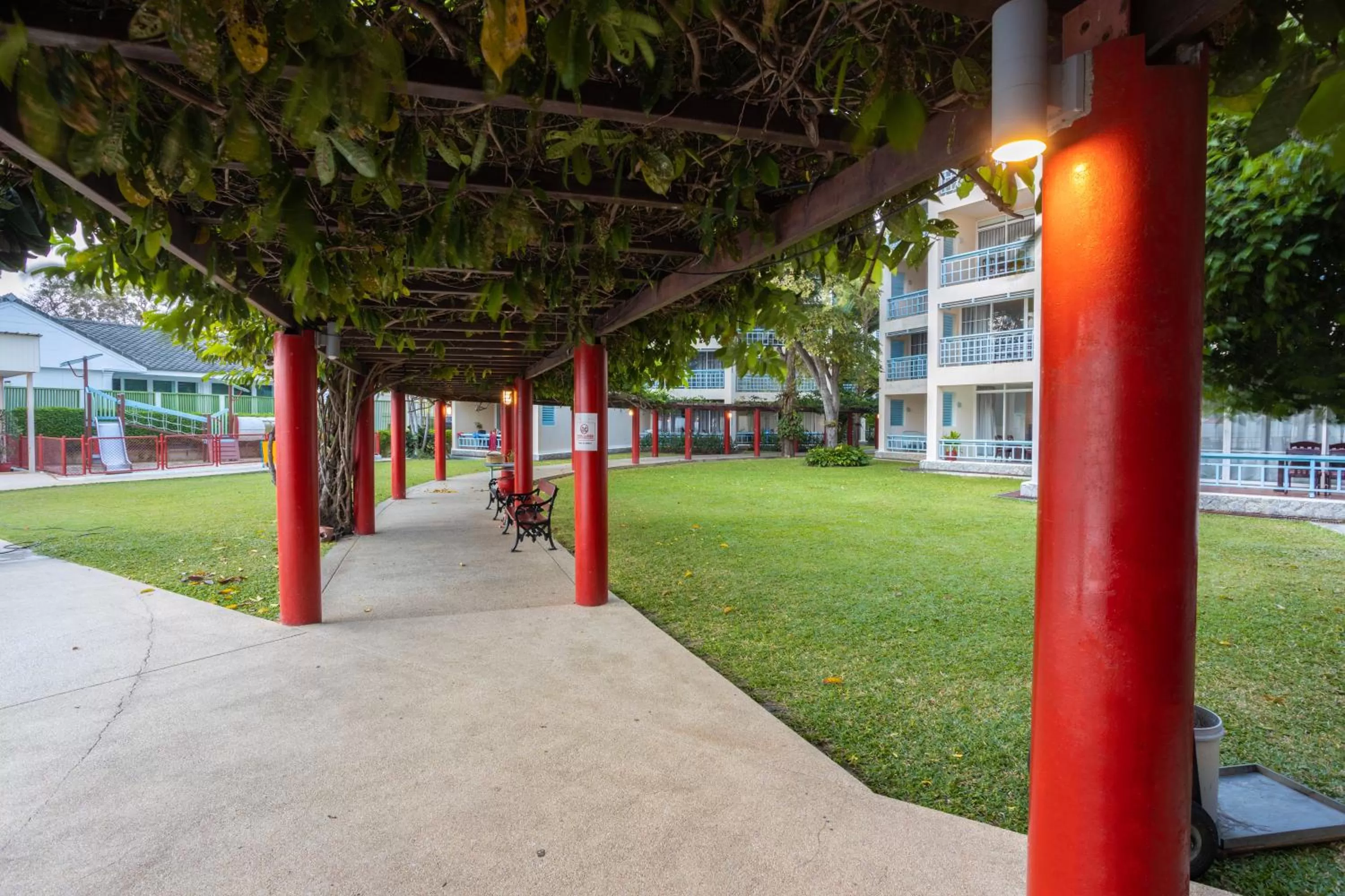 Garden in Chom View Hotel, Hua Hin