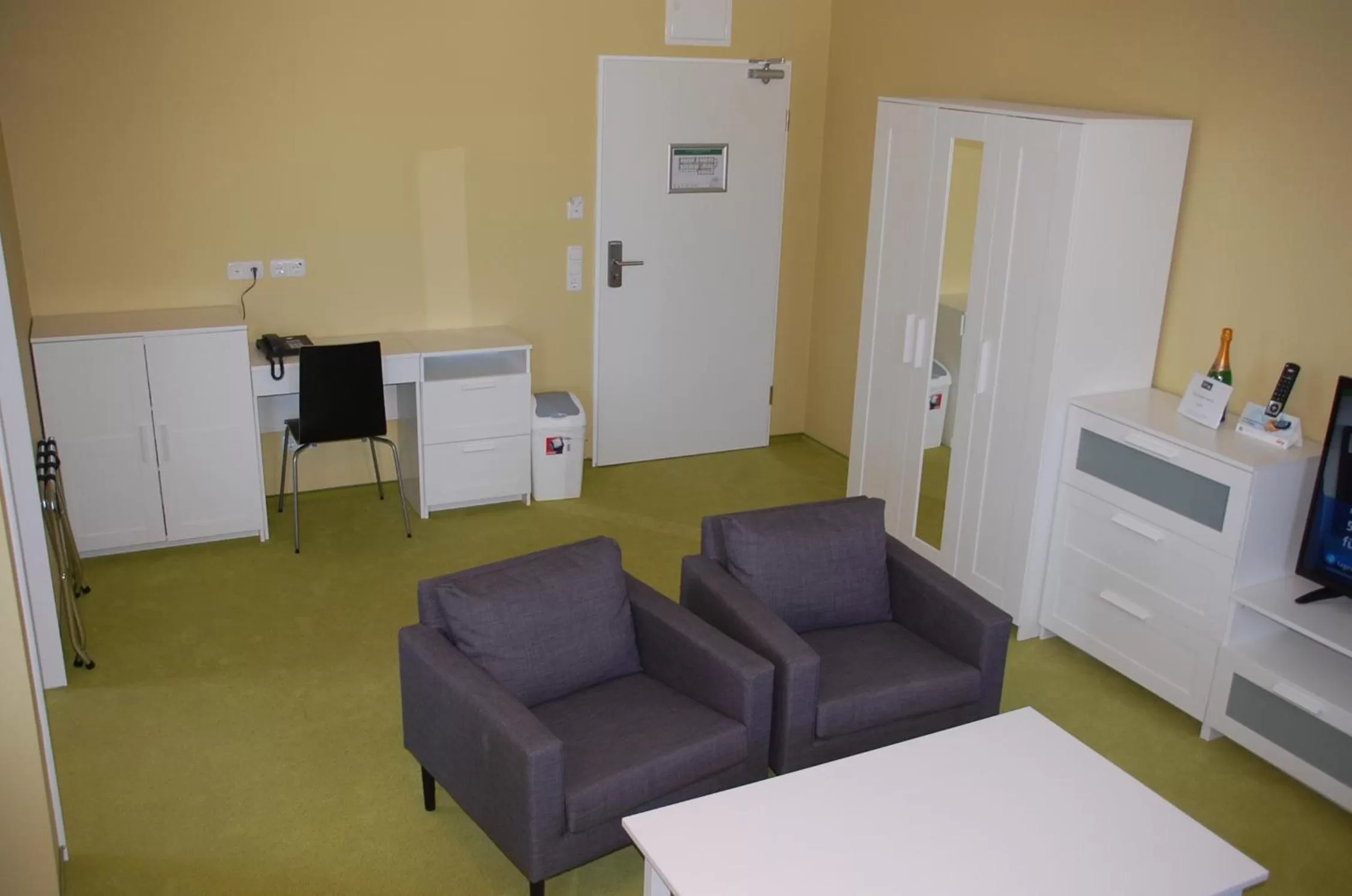 Photo of the whole room in CASILINO Hotel A 20 Wismar