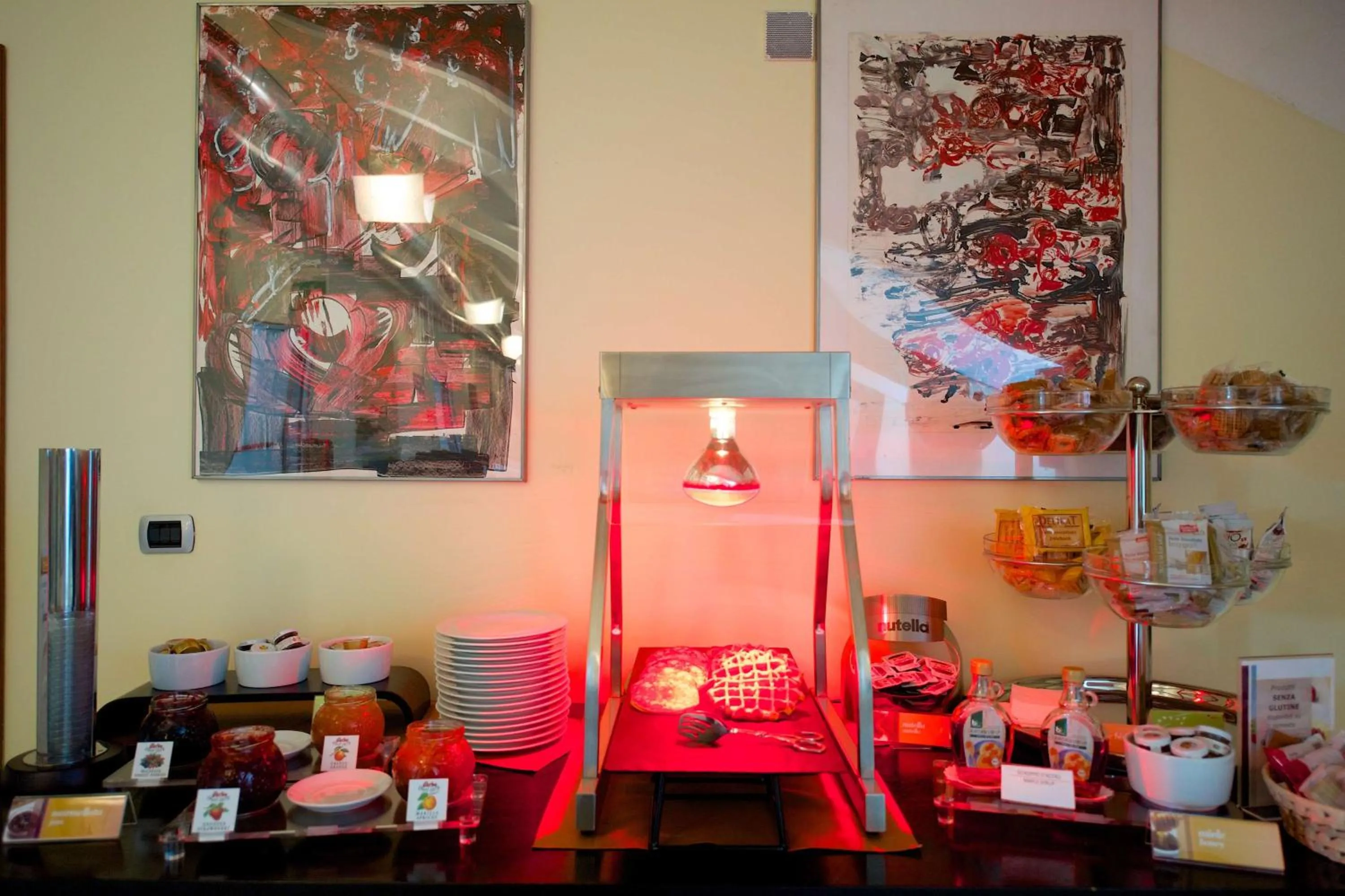 Restaurant/places to eat in Best Western Crystal Palace Hotel