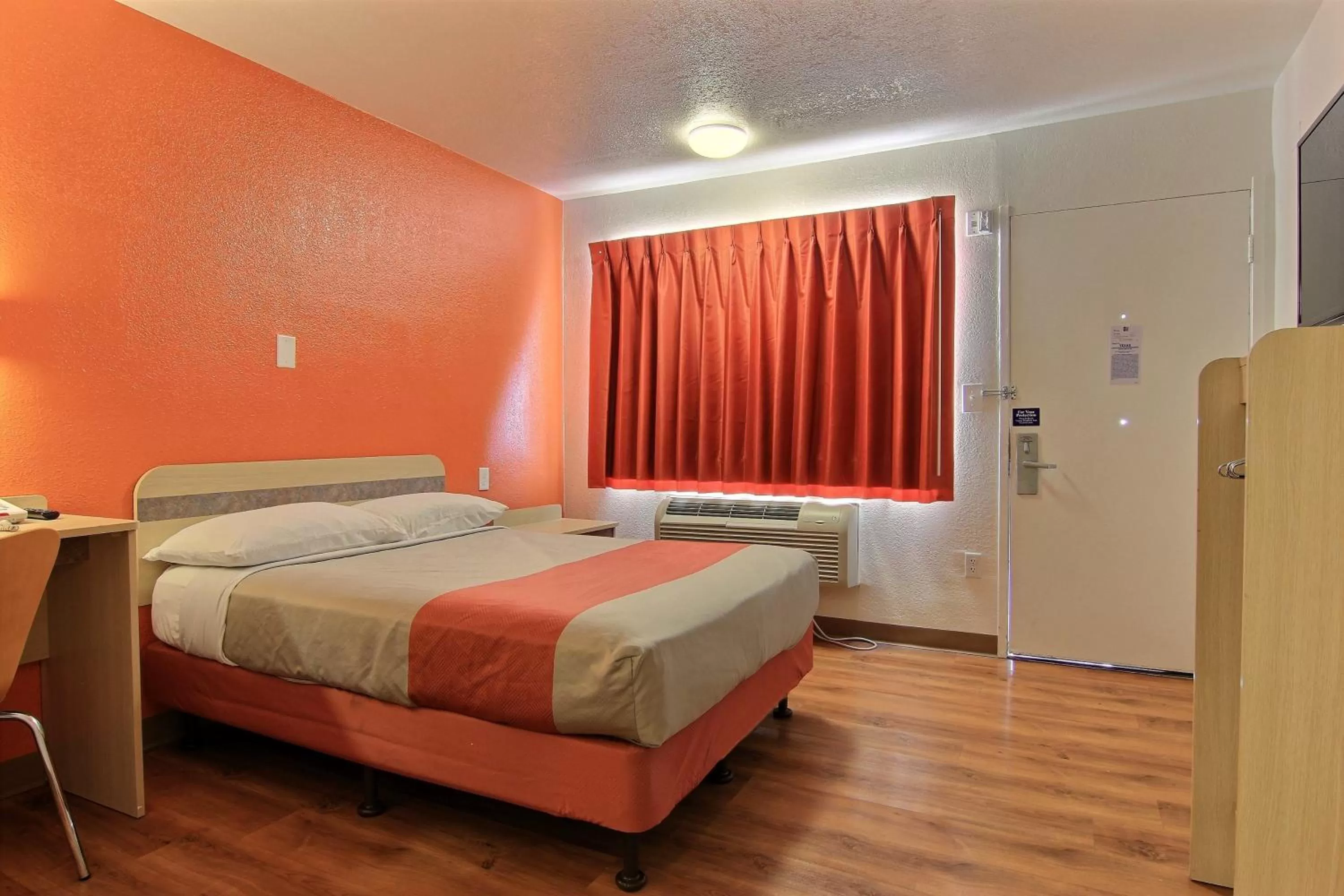 Bedroom, Bed in Motel 6-Corpus Christi, TX - Northwest