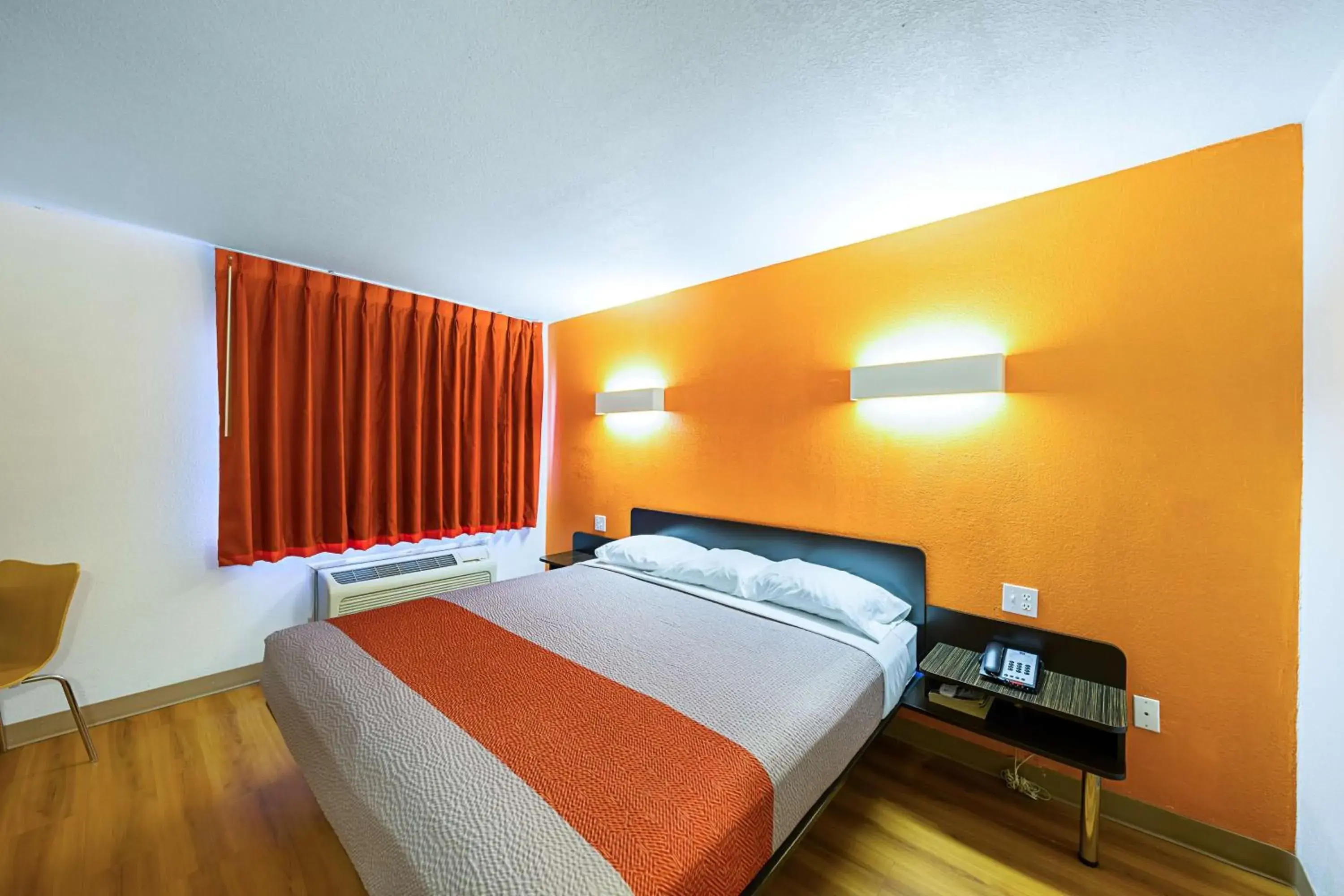 King Room - single occupancy - Non-Smoking in Motel 6-Amarillo, TX King Room - single occupancy - Non-Smoking in Motel 6-Amarillo, TX