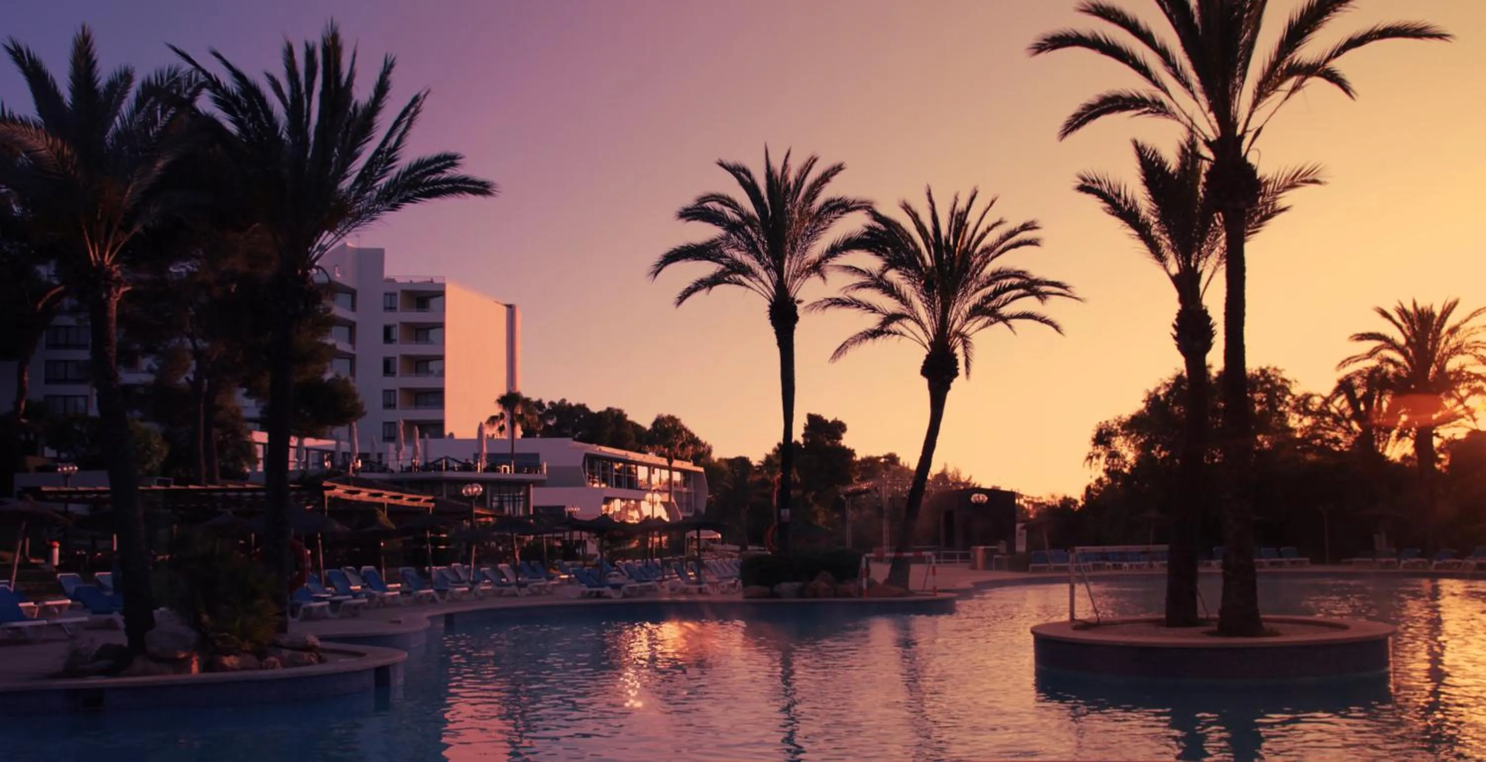 Swimming pool in Exagon Park