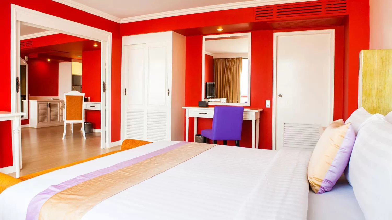 Bed in Tongtara Riverview Hotel