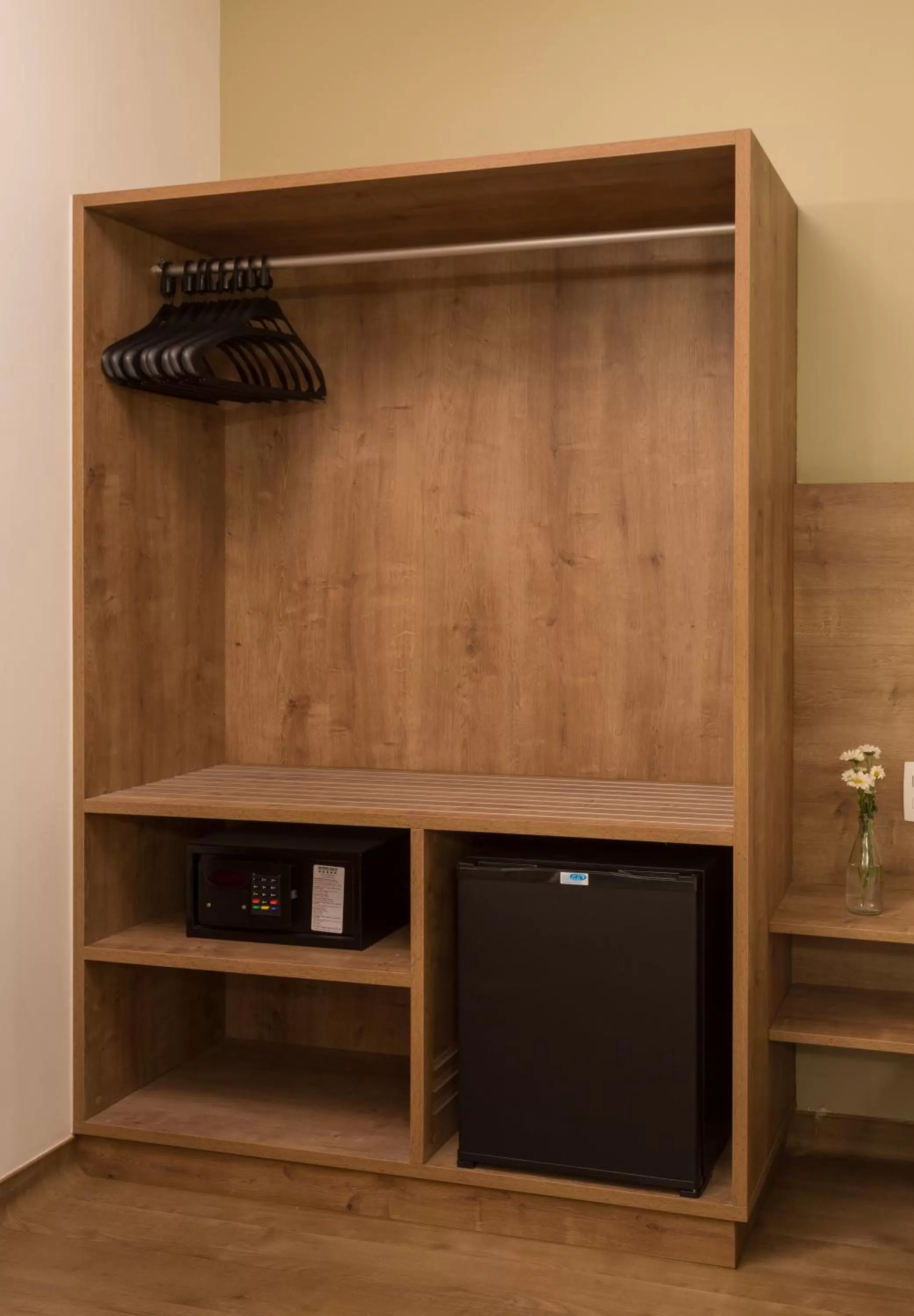 Photo of the whole room in Sleep Inn Praia do Canto