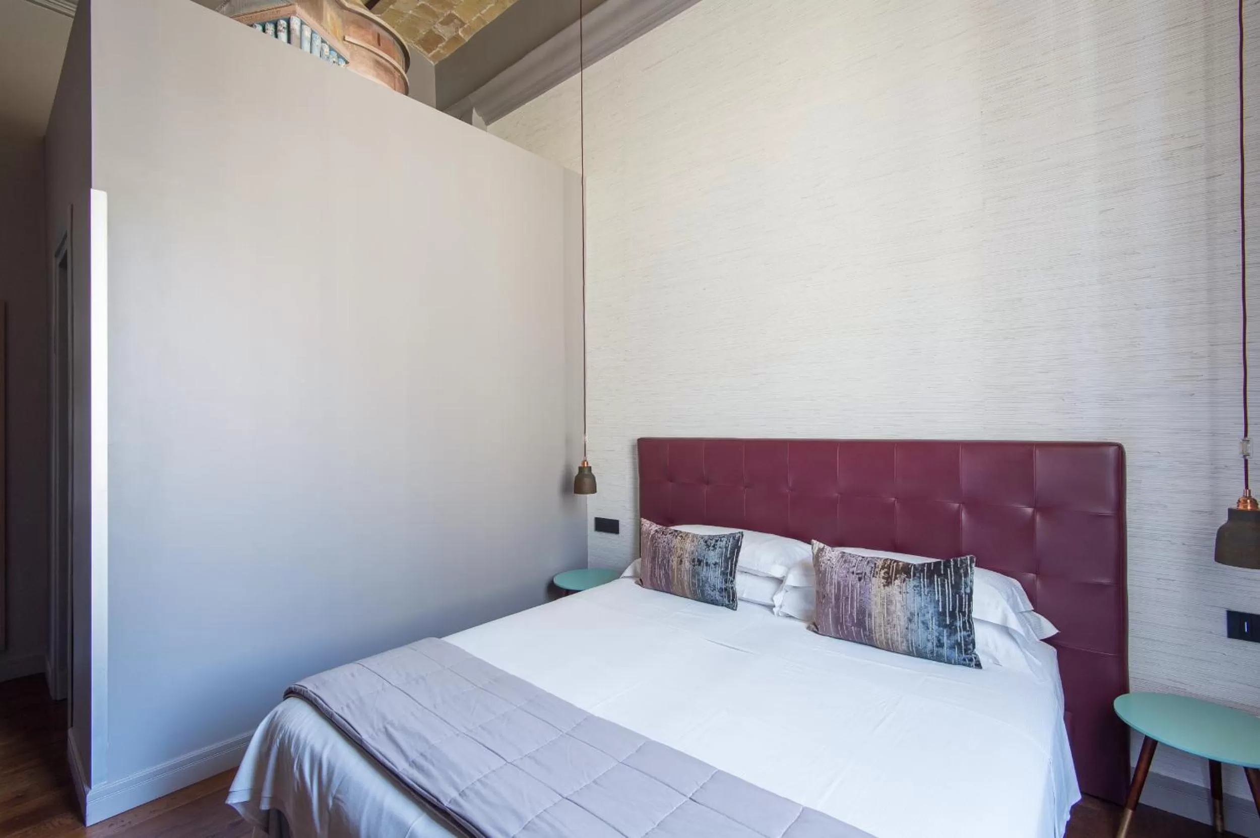 Photo of the whole room, Bed in New Design St.Peter