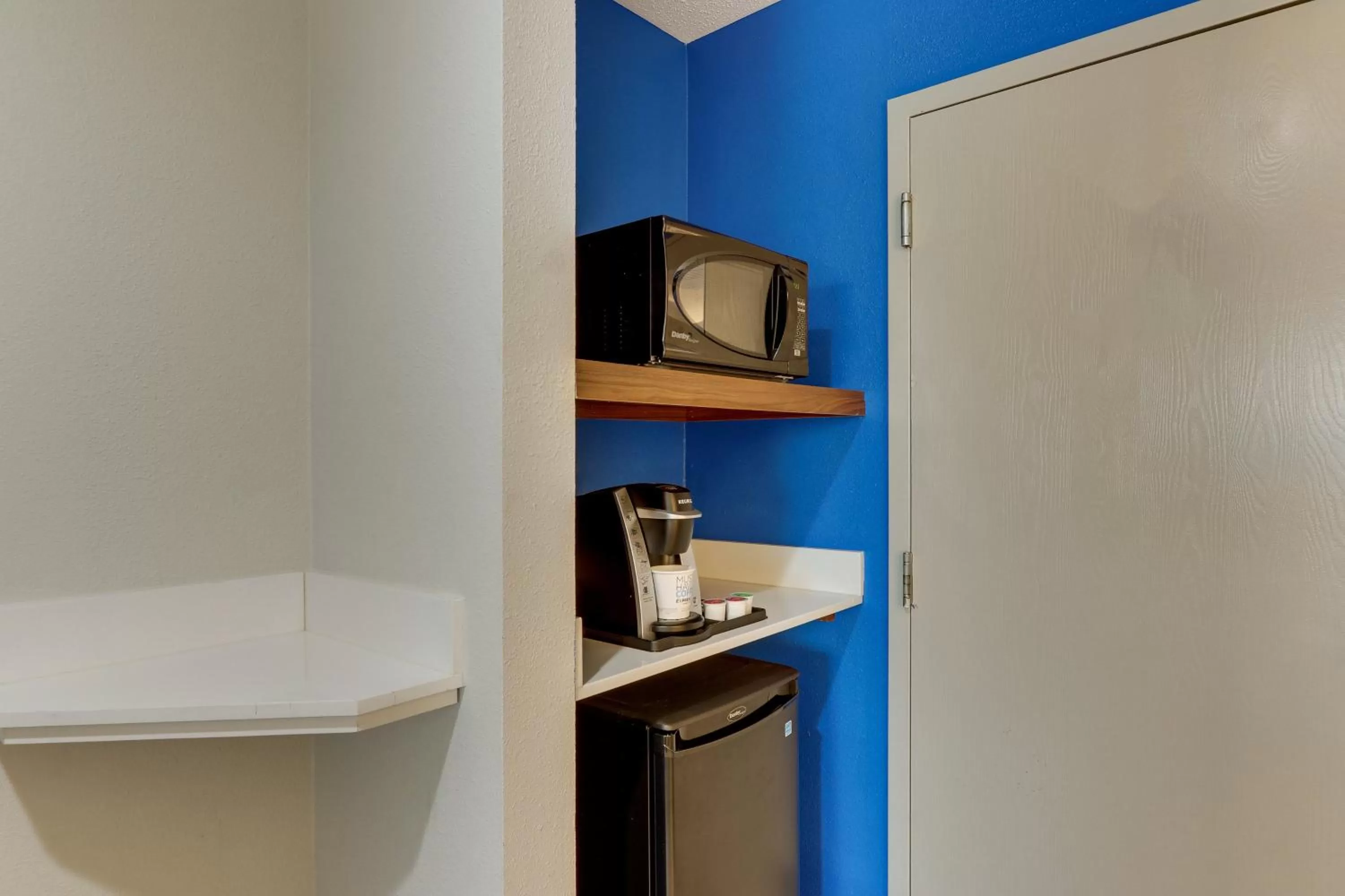 Photo of the whole room in Holiday Inn Express - Cincinnati North - Monroe by IHG