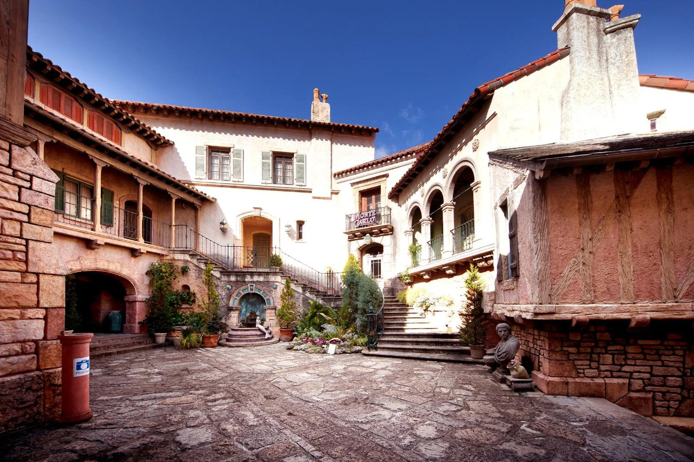 Nearby landmark in Wakayama Marina City Hotel