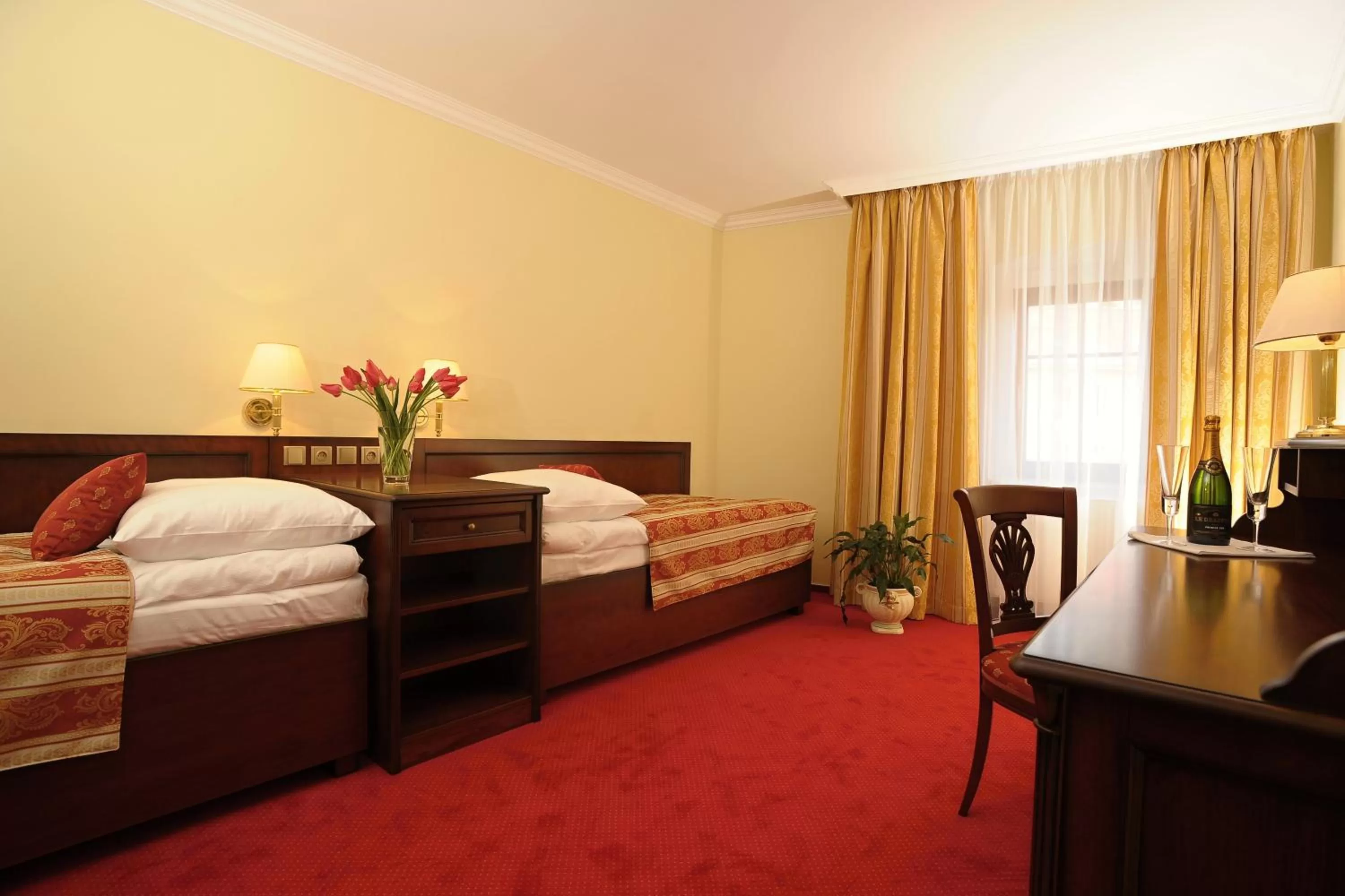 Bedroom, Bed in Hotel U Krále