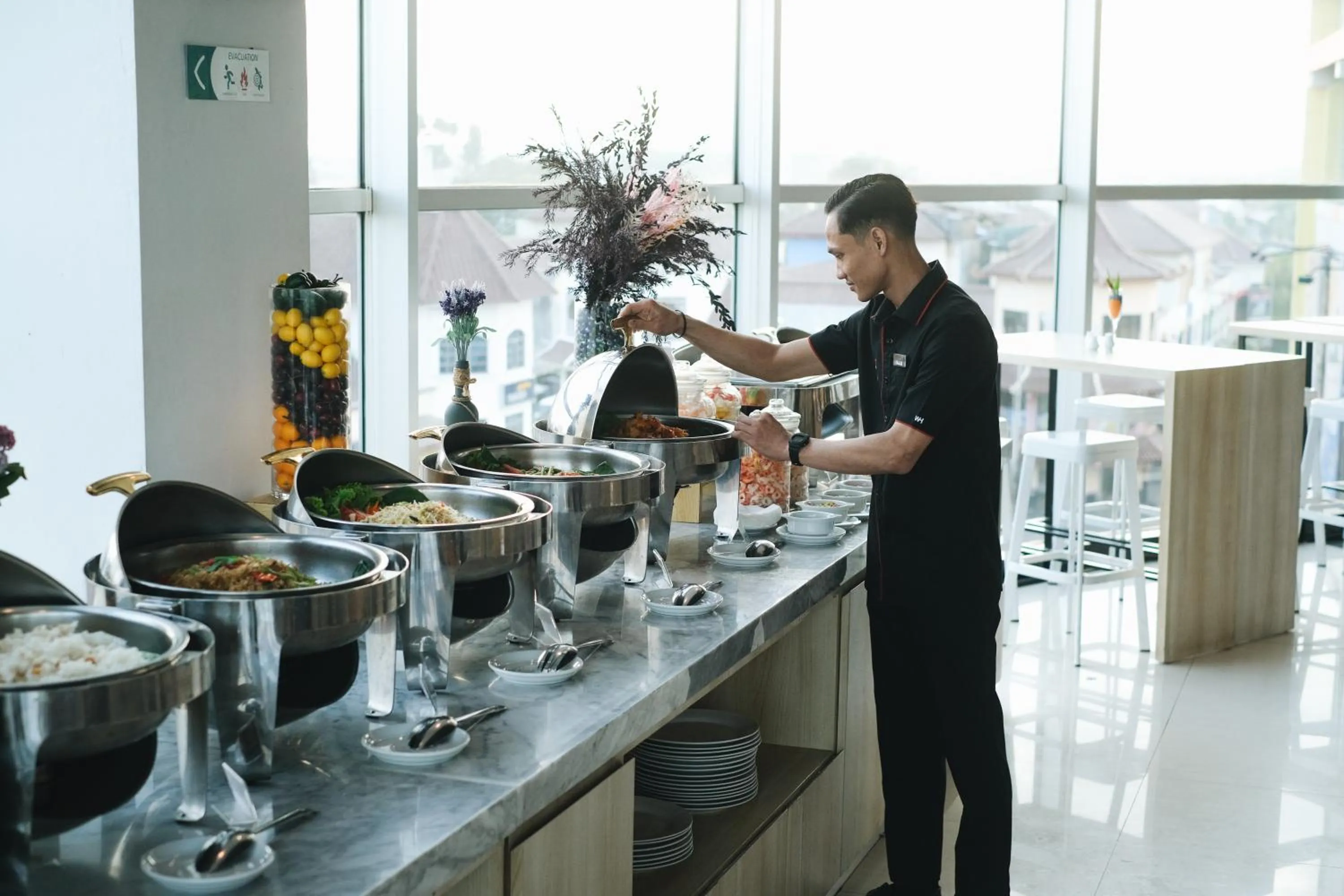 Restaurant/places to eat in Luminor Hotel Metro Indah Bandung - Free Breakfast - Free Exclusive Gym - Free Aesthetic Afternoon Tea or Coffee