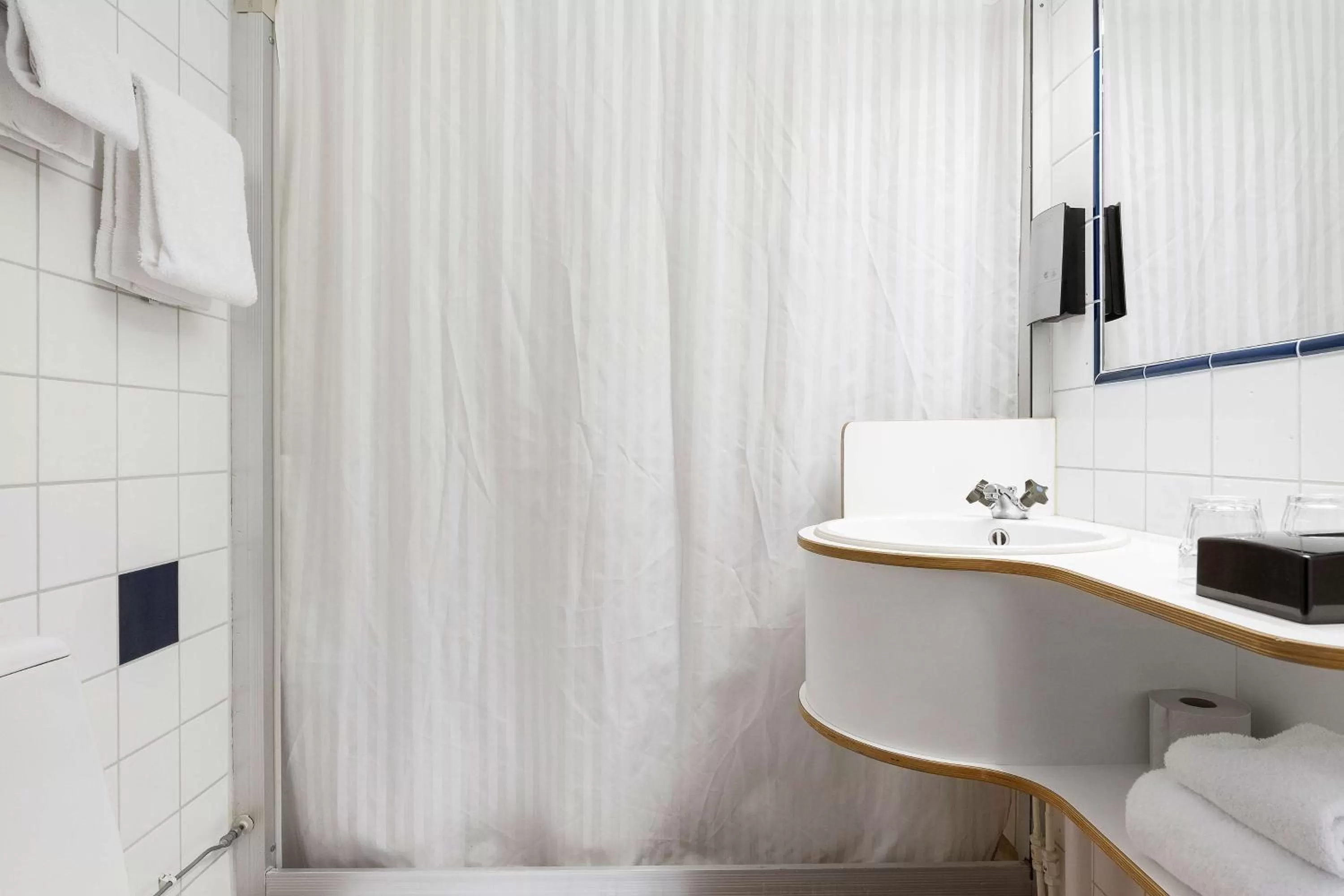 Bathroom in Best Western Nya Star Hotel