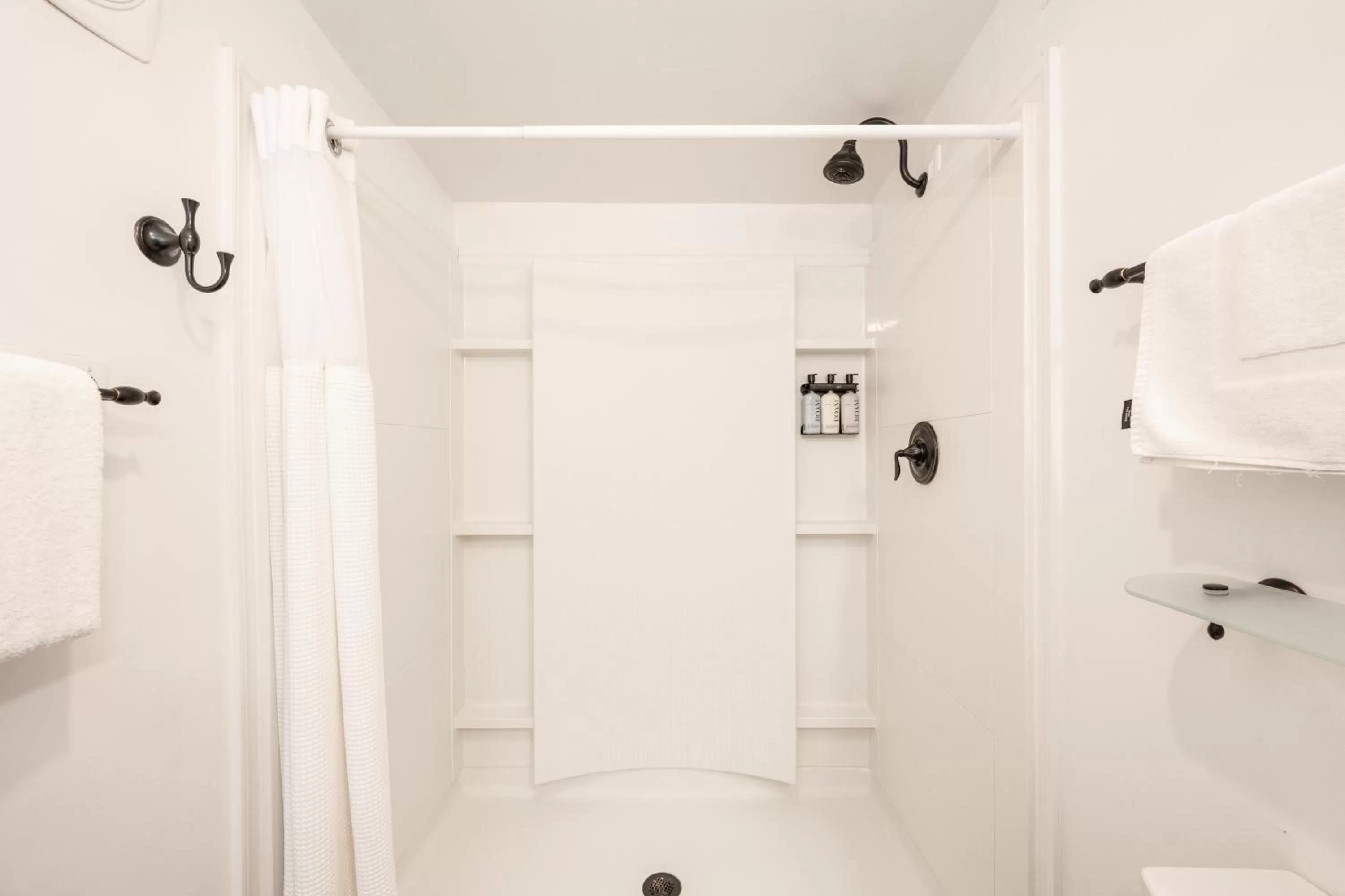 Shower in Old Town Manor