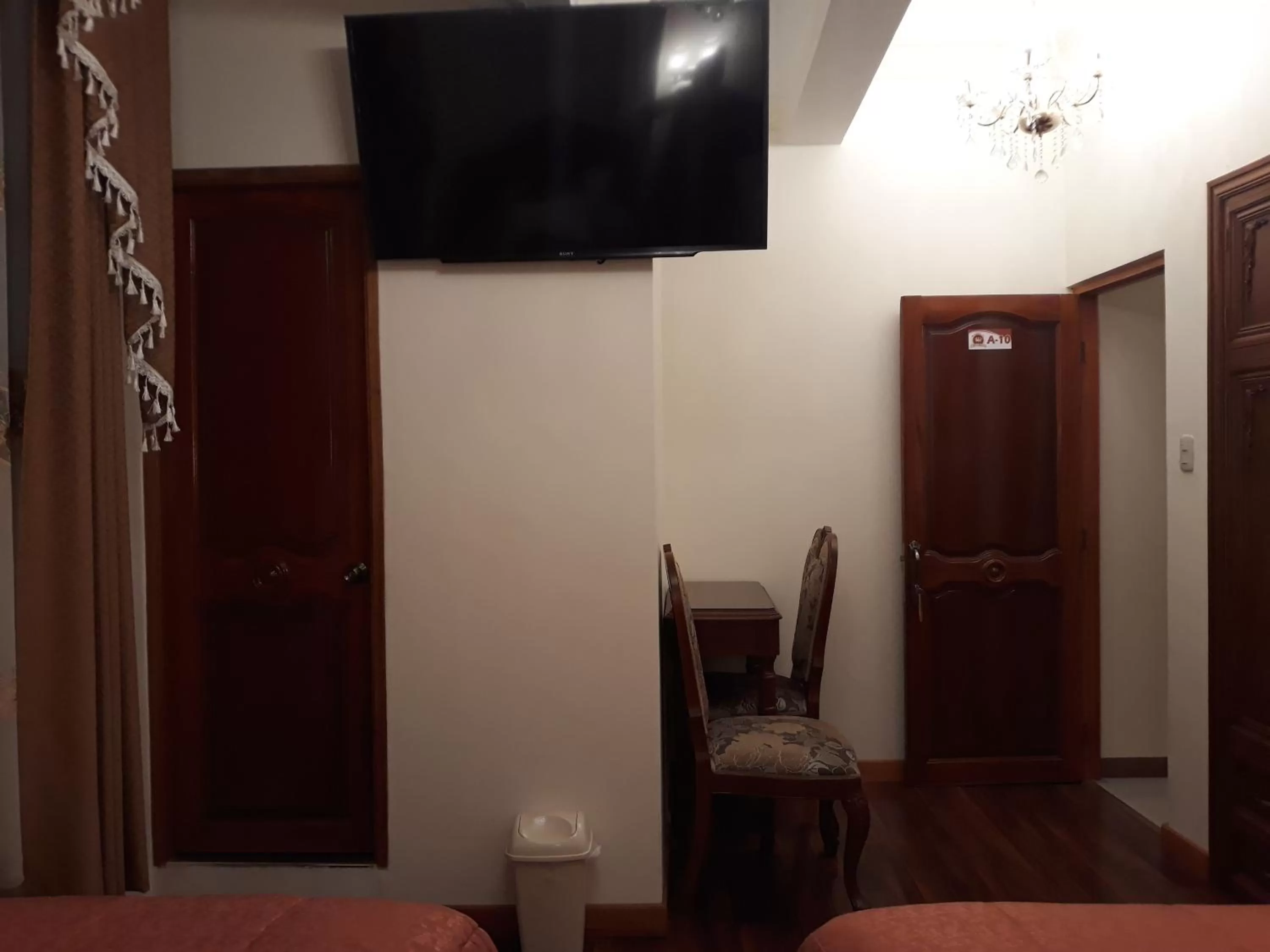 TV/Entertainment Center in Hostal Terrabella SRL