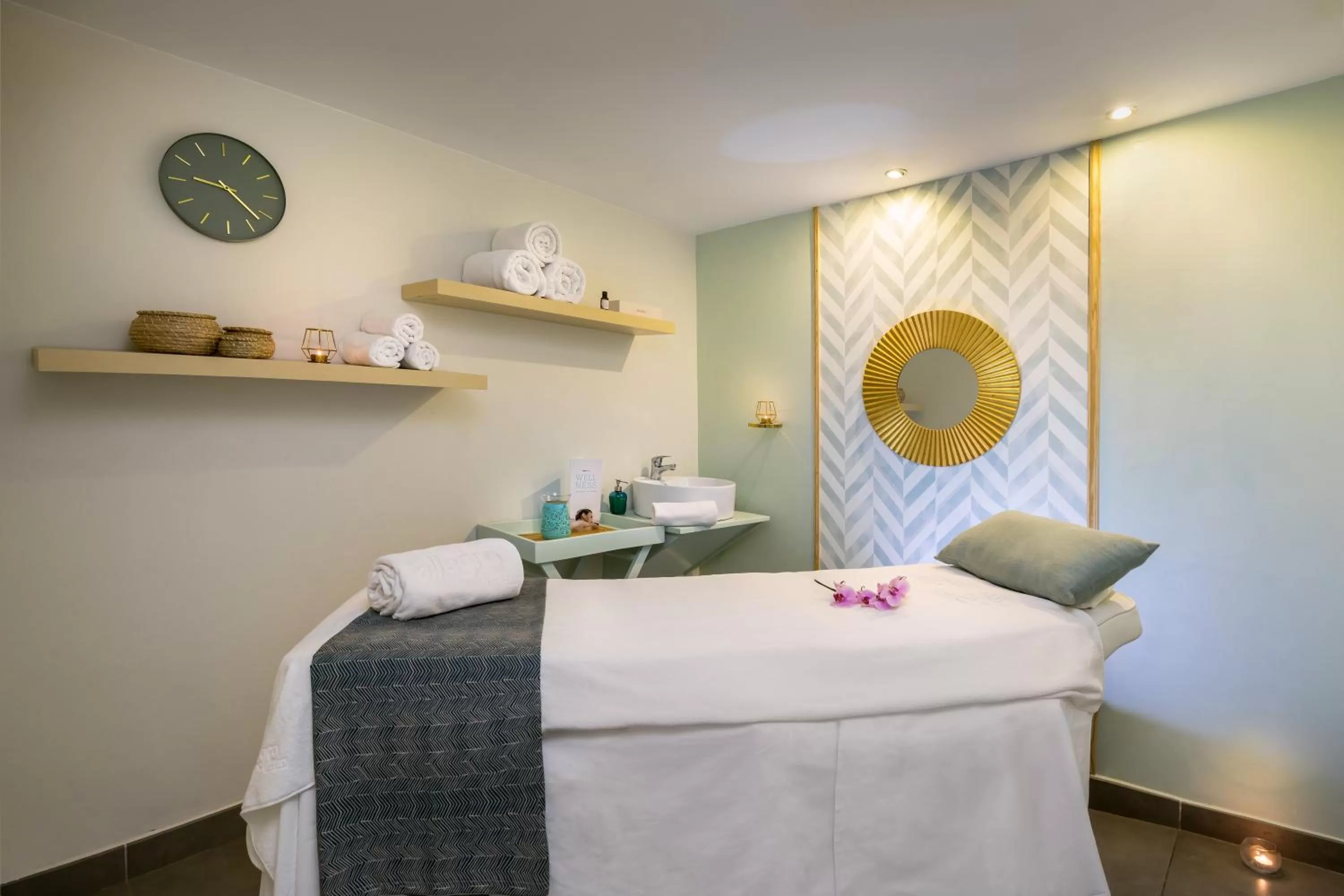 Massage, Bed in Allegro Isora