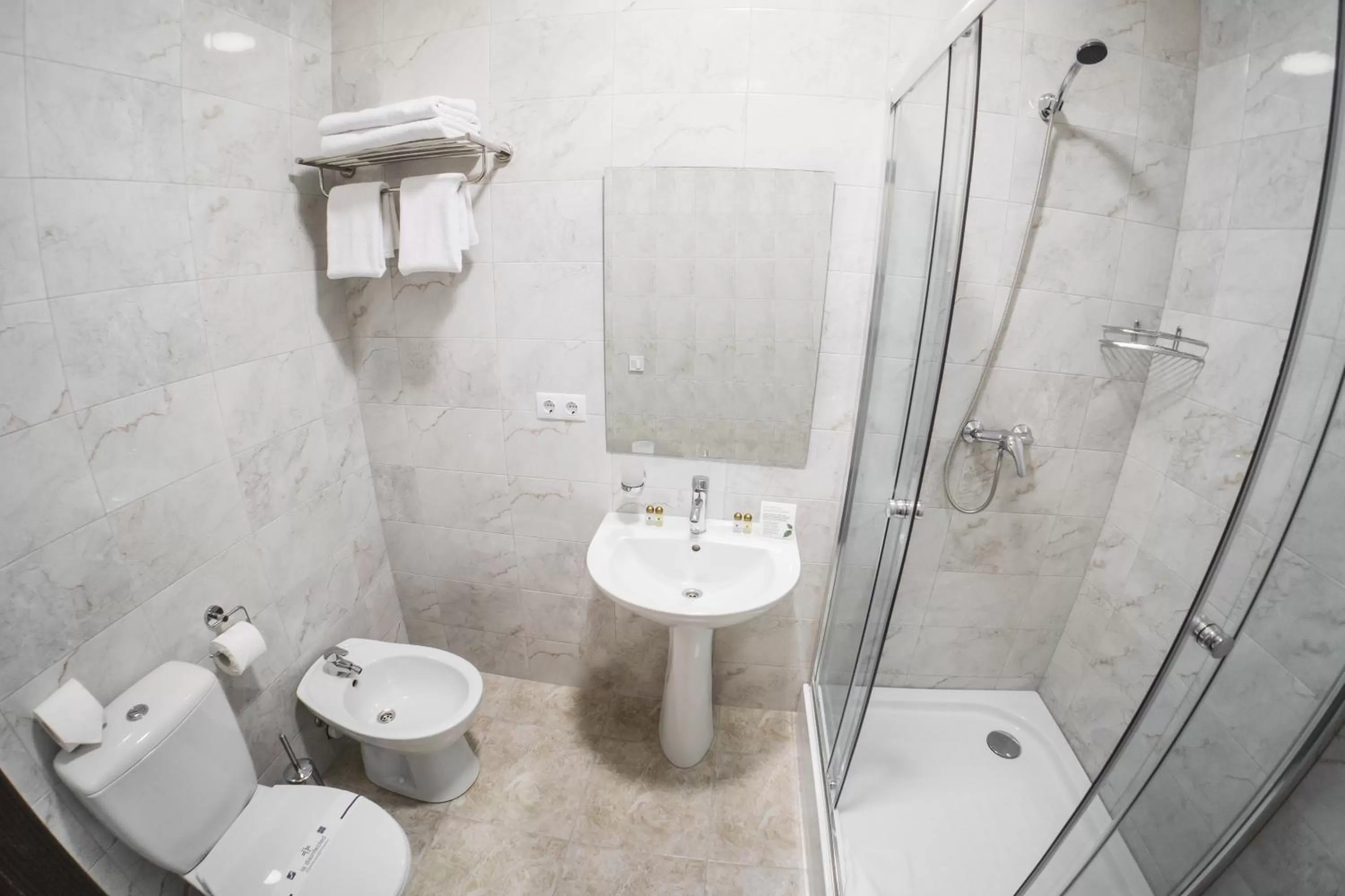 Bathroom in Potemkinn Hotel