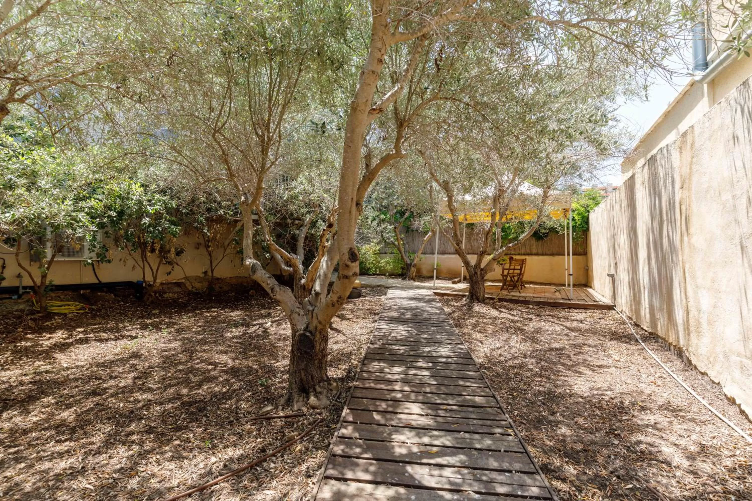 Garden in Smadar-Inn