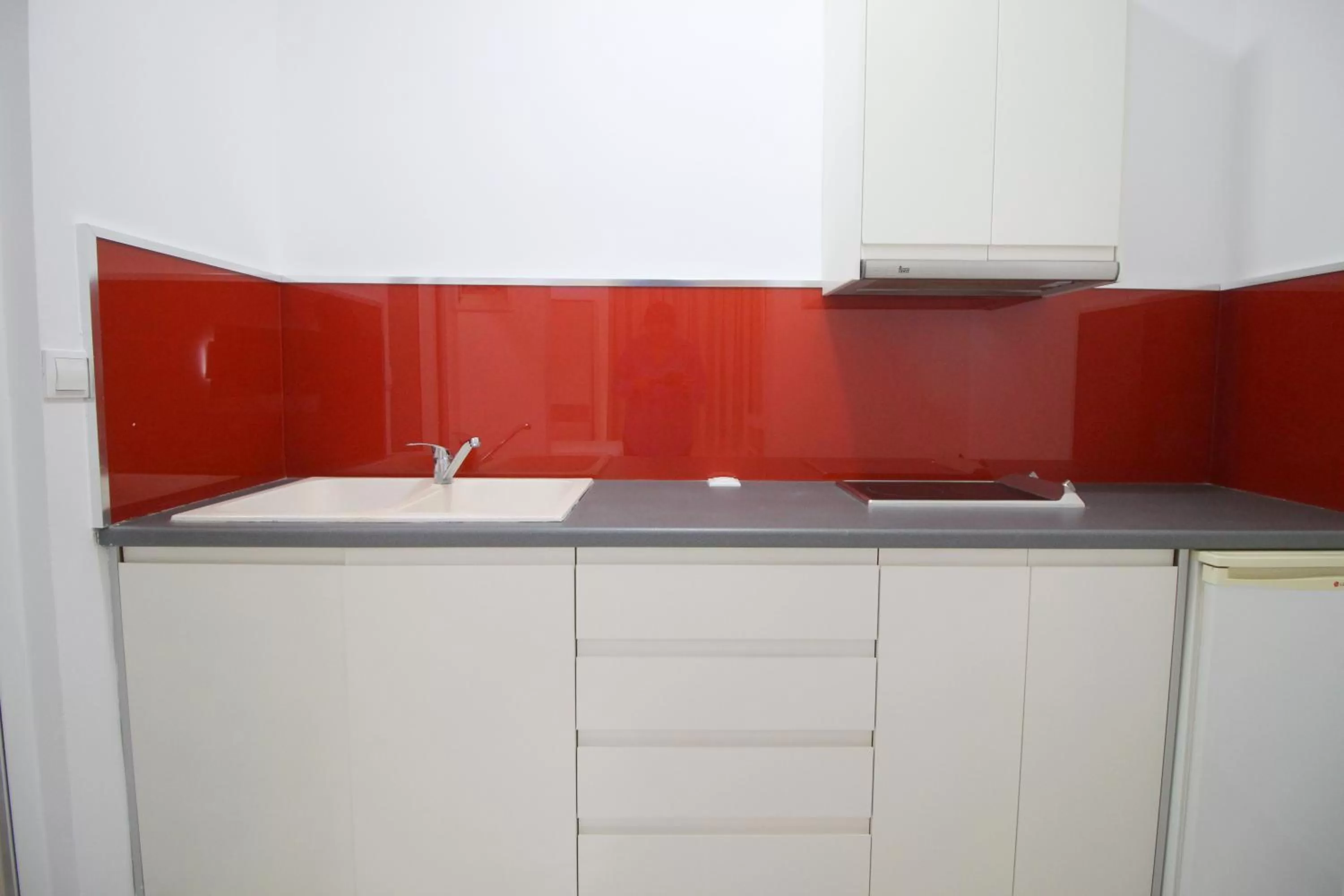 Kitchen or kitchenette in Murati Suites Sarandë