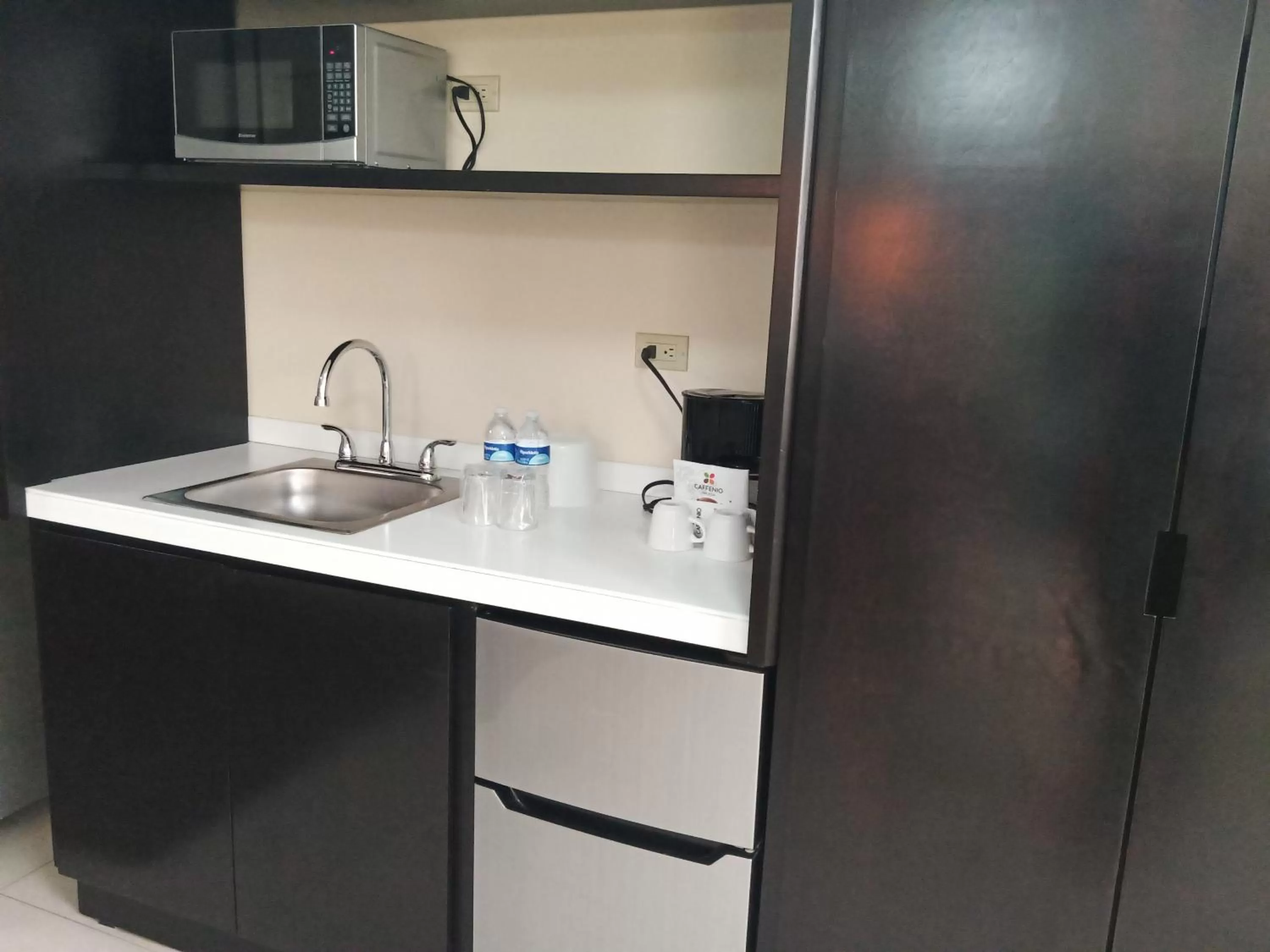 kitchen in Baja Inn Hoteles Ensenada