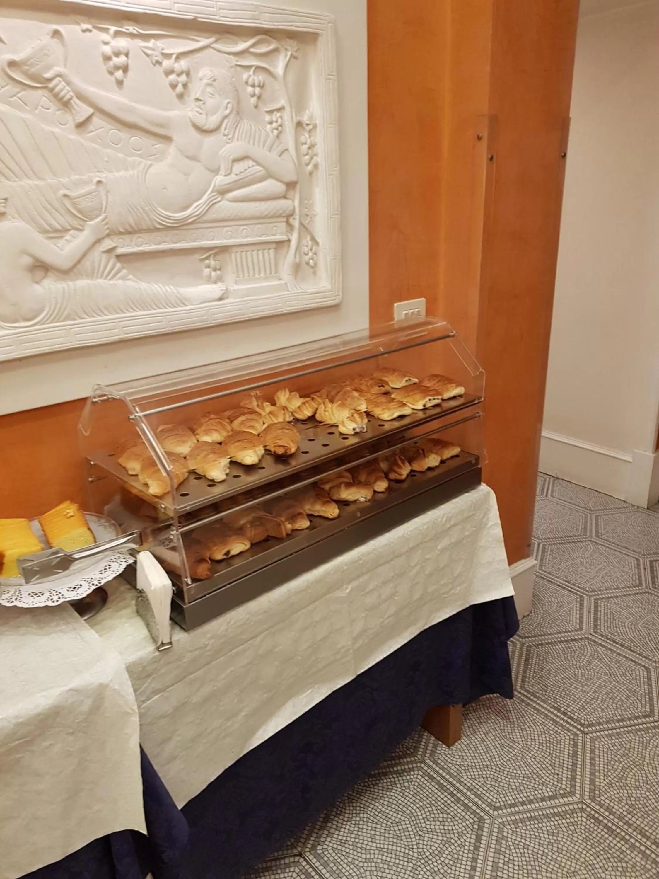 Continental breakfast in Hotel Kennedy