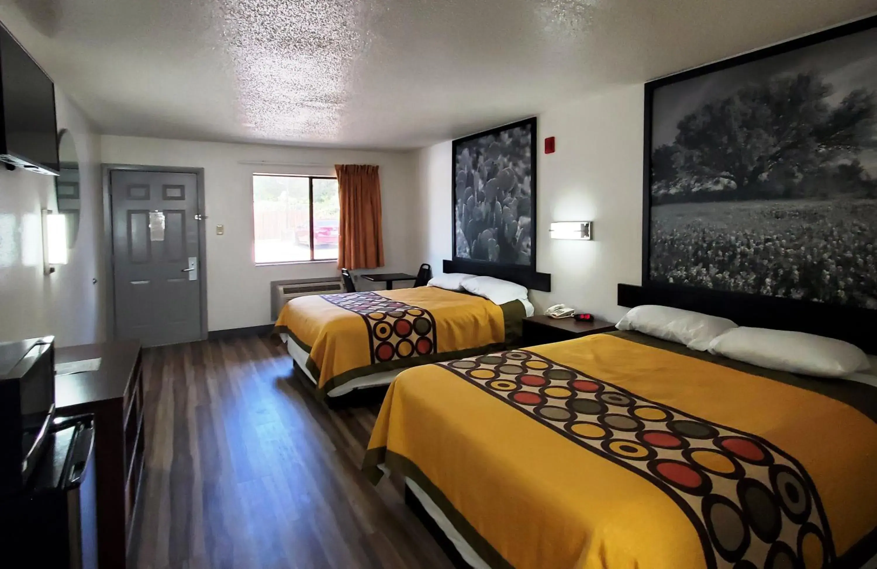 Deluxe Queen Room in Highland Inn Deluxe Queen Room in Highland Inn