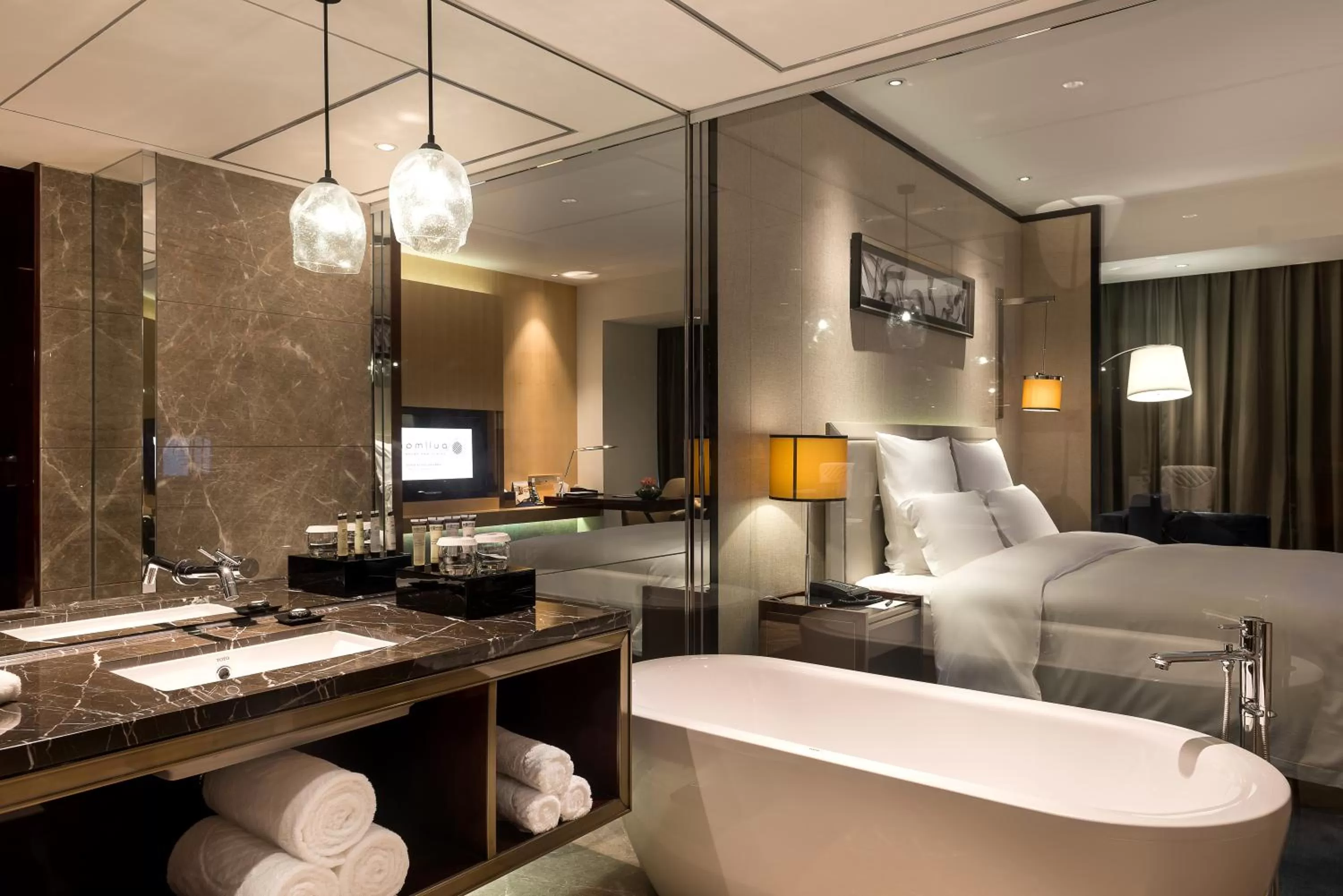 Bathroom in Pullman Guangzhou Baiyun Airport - Free Shuttle Bus & Official Registration Agency during Canton Fair