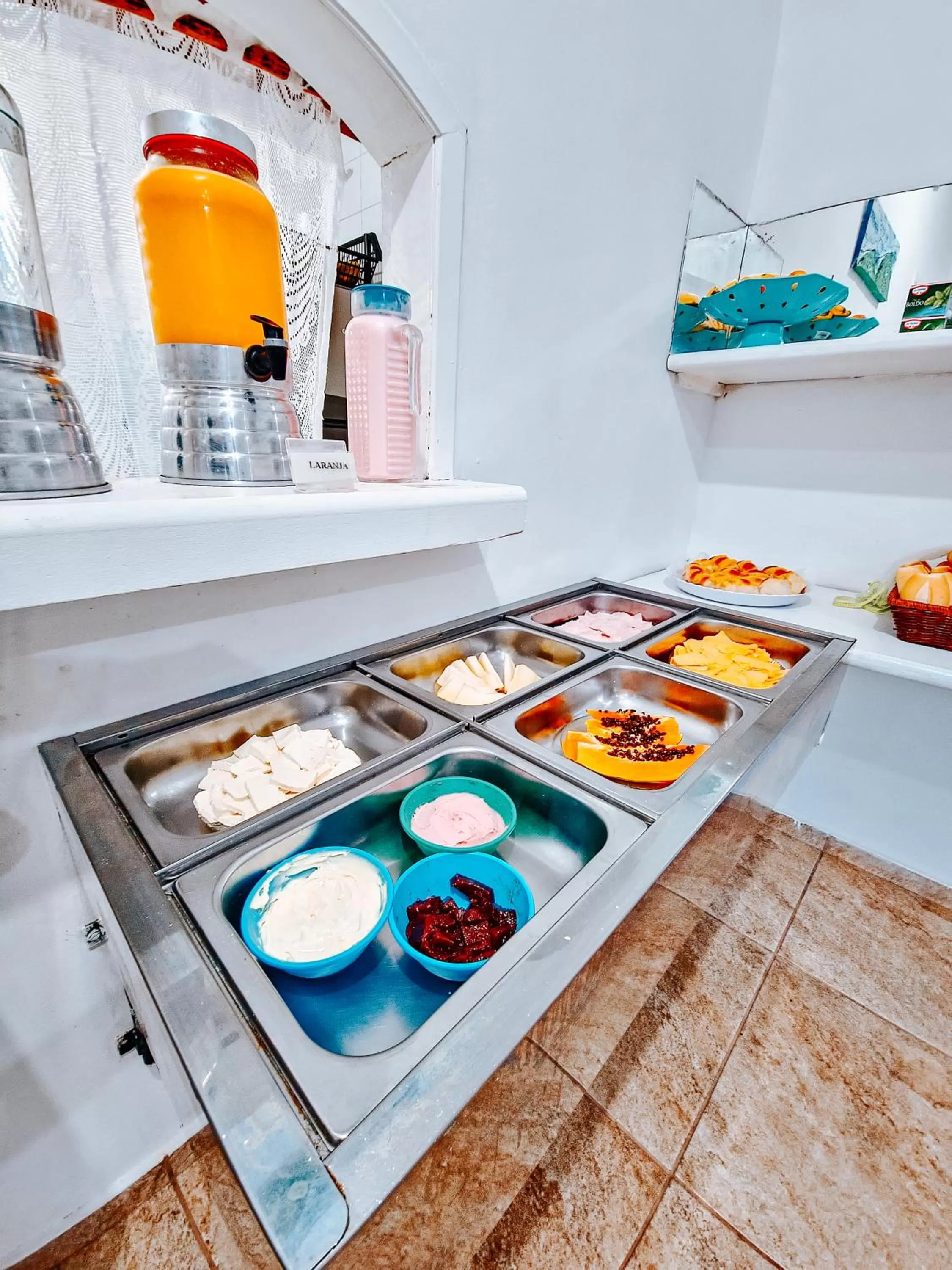 Dining area in Suítes Água Marinha