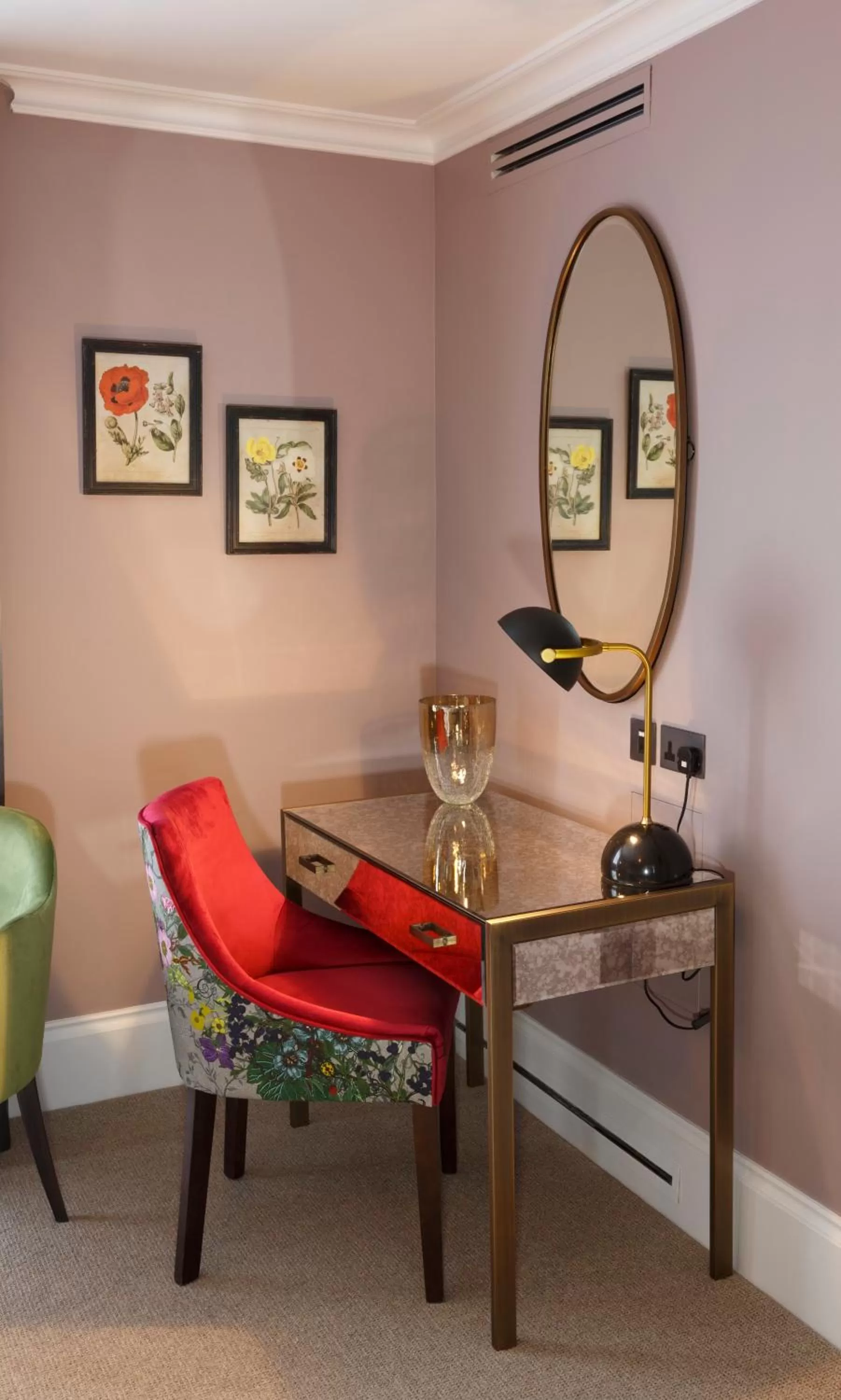 Seating area in Gonville Hotel