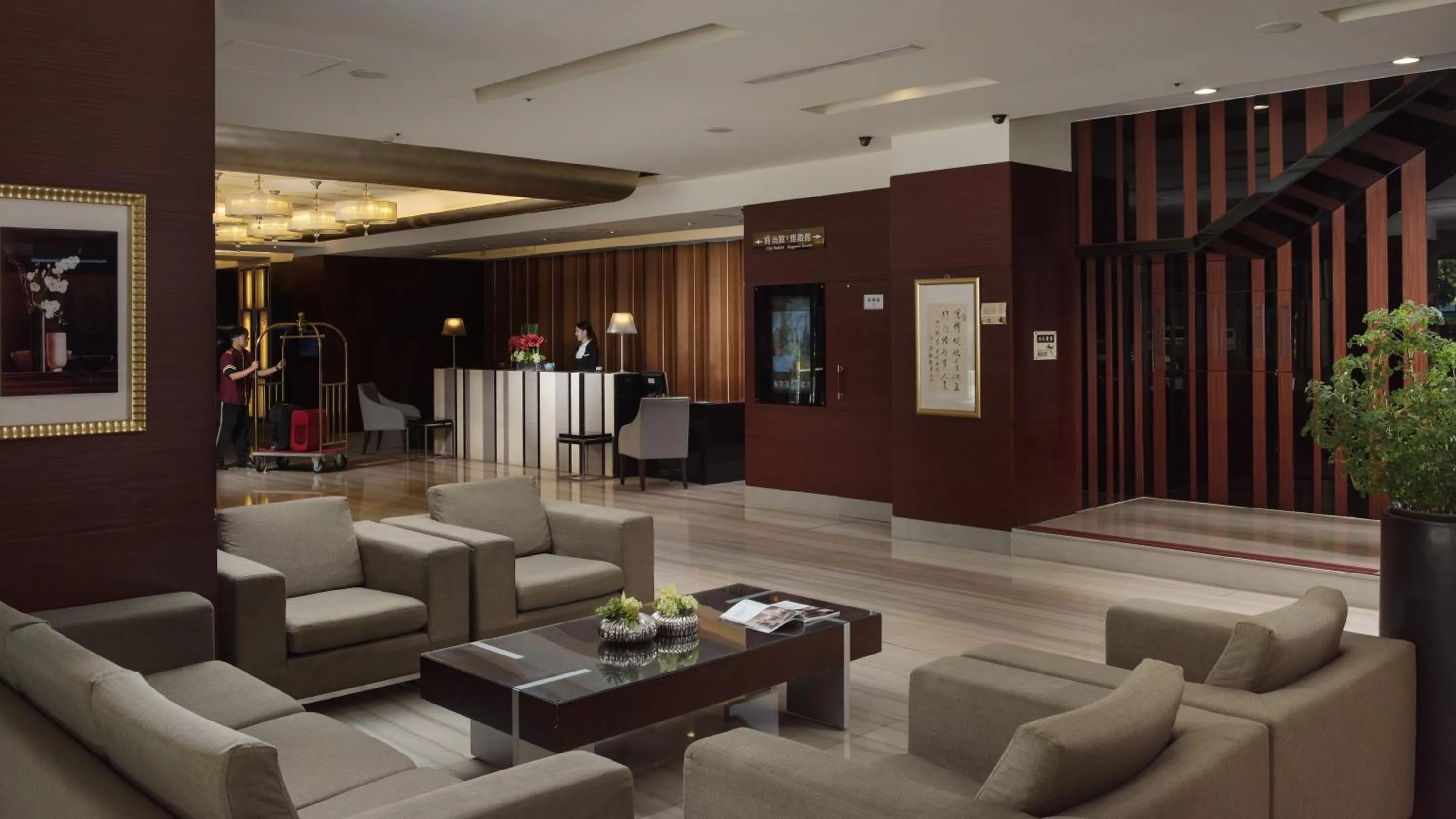 Lobby or reception in Urban Hotel33