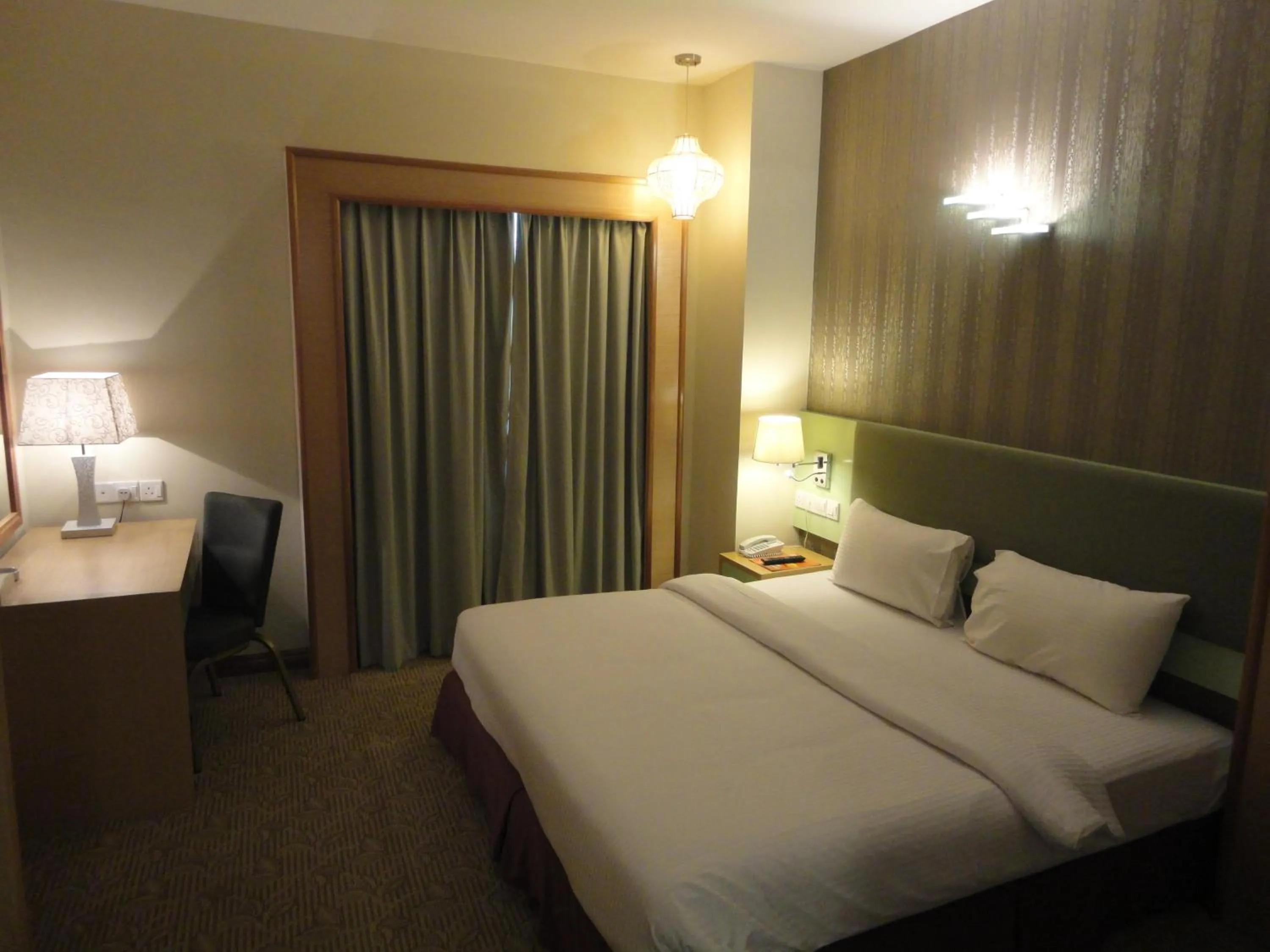 Photo of the whole room, Bed in The Pavilion Hotel