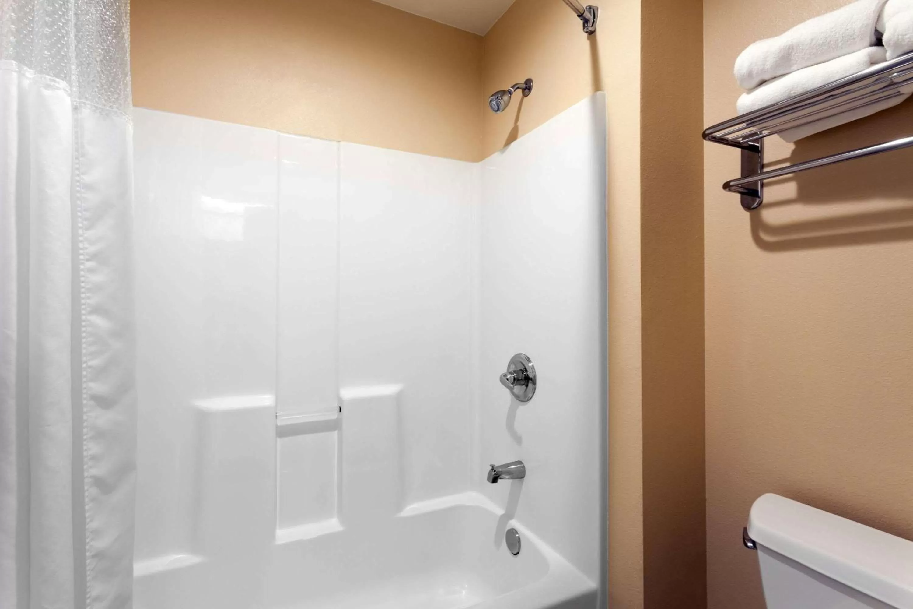 Bathroom in Ramada by Wyndham SeaTac Airport North