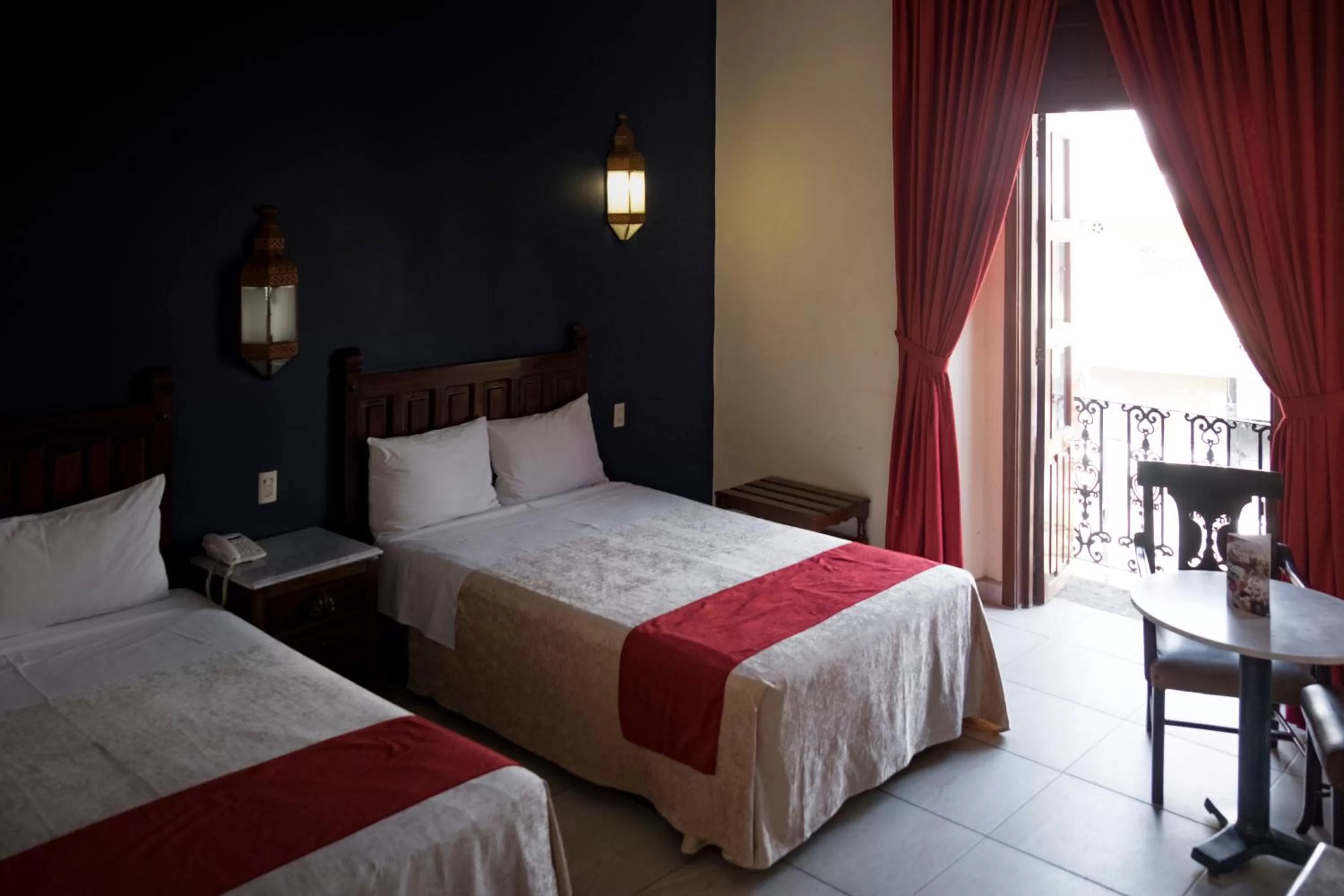 Photo of the whole room, Bed in Hotel San Francisco Plaza