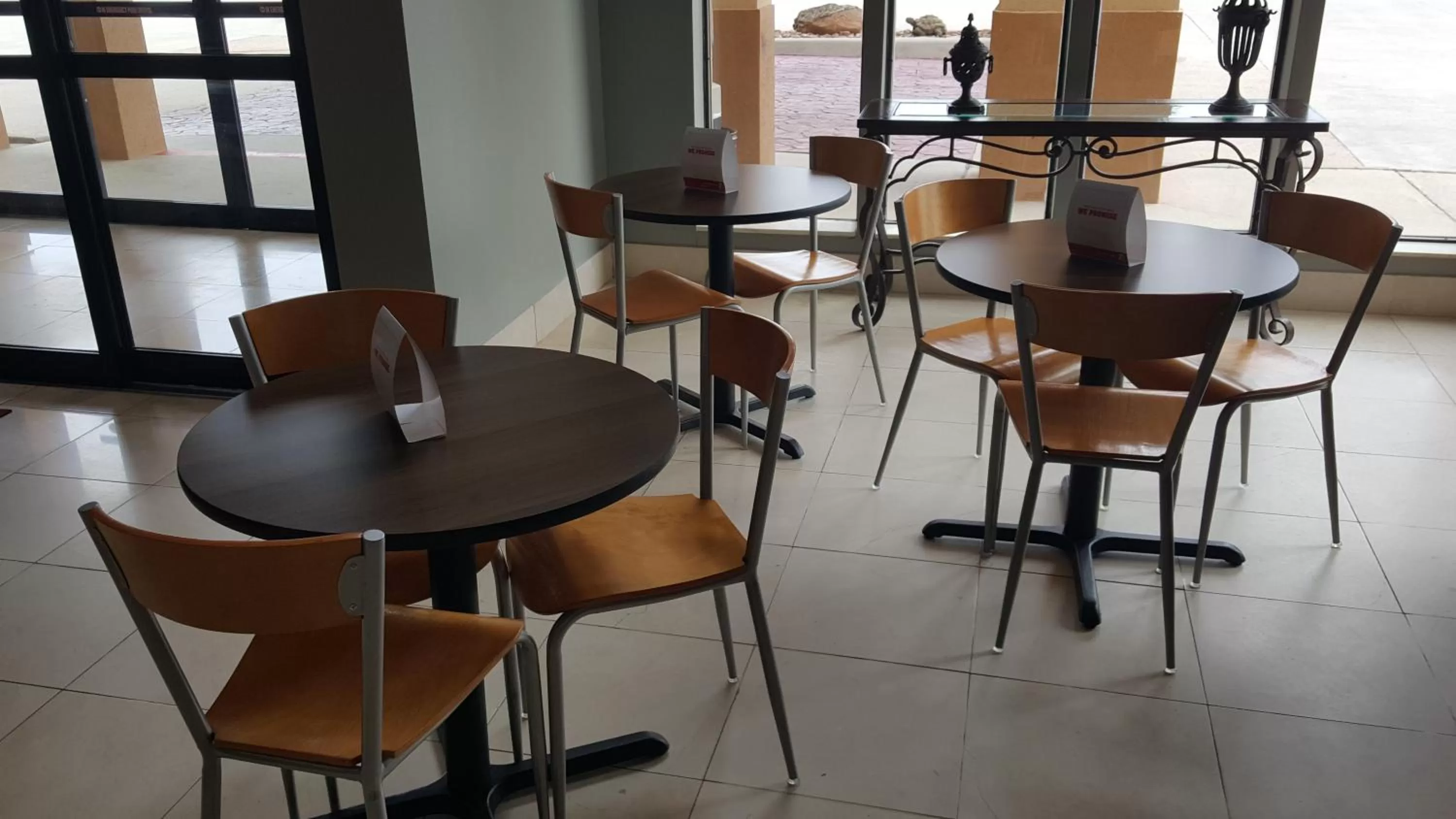 Lounge or bar in Super 8 by Wyndham Port Arthur/Nederland Area