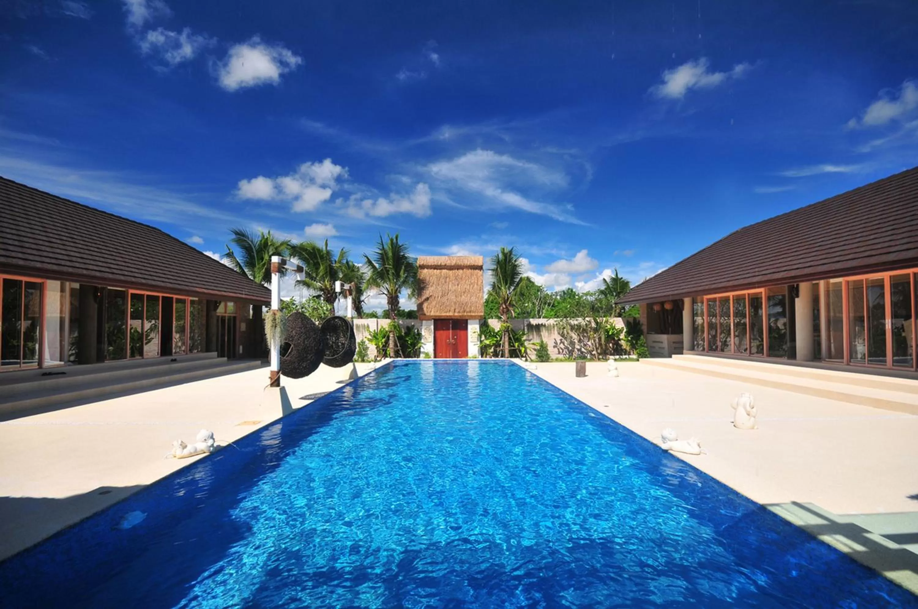 Swimming pool in Dhevan Dara Resort & Spa Hua Hin - Pool Villa
