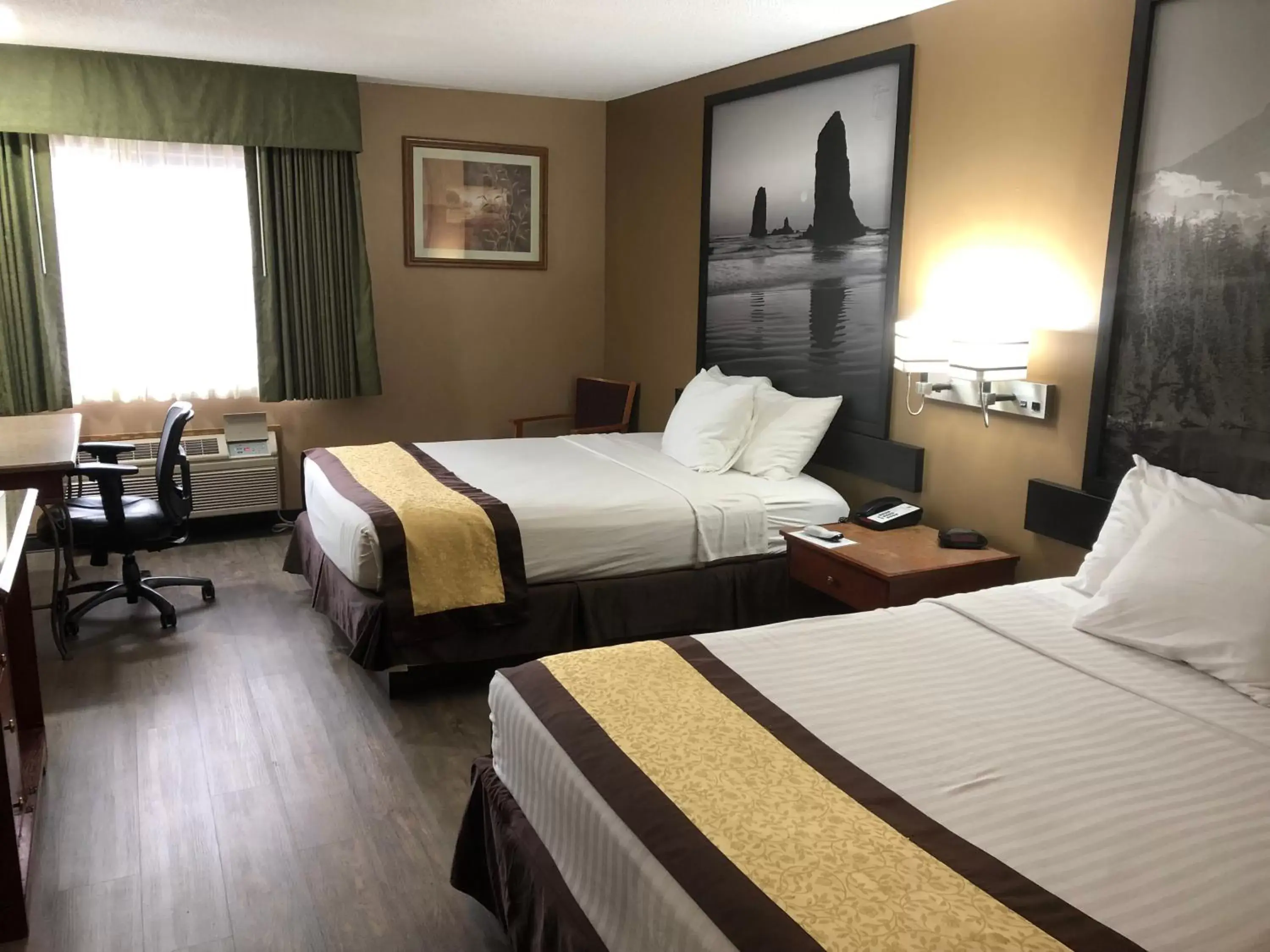 Deluxe Queen Room with Two Queen Beds -Disability Access - Non-Smoking in Super 8 by Wyndham Baker City Deluxe Queen Room with Two Queen Beds -Disability Access - Non-Smoking in Super 8 by Wyndham Baker City